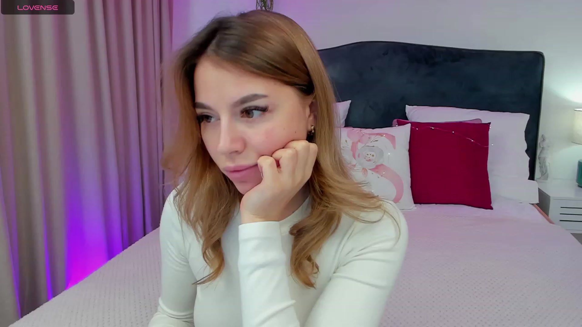 Gallery image thumbnail from SofiBloom's myfreecams stream on, 12/05/2023, 10:59 image 11 of 20