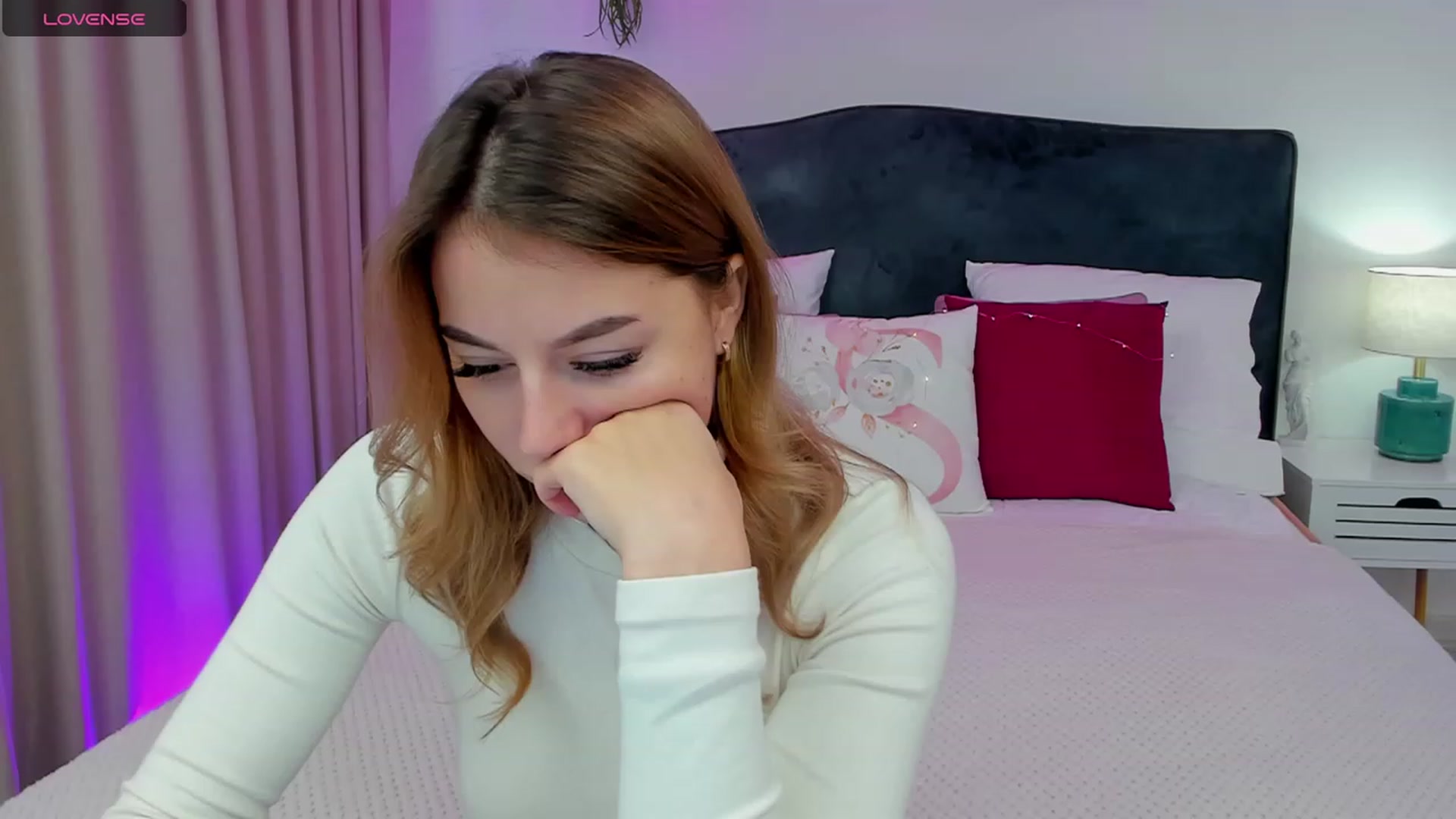 Gallery image thumbnail from SofiBloom's myfreecams stream on, 12/05/2023, 10:59 image 6 of 20