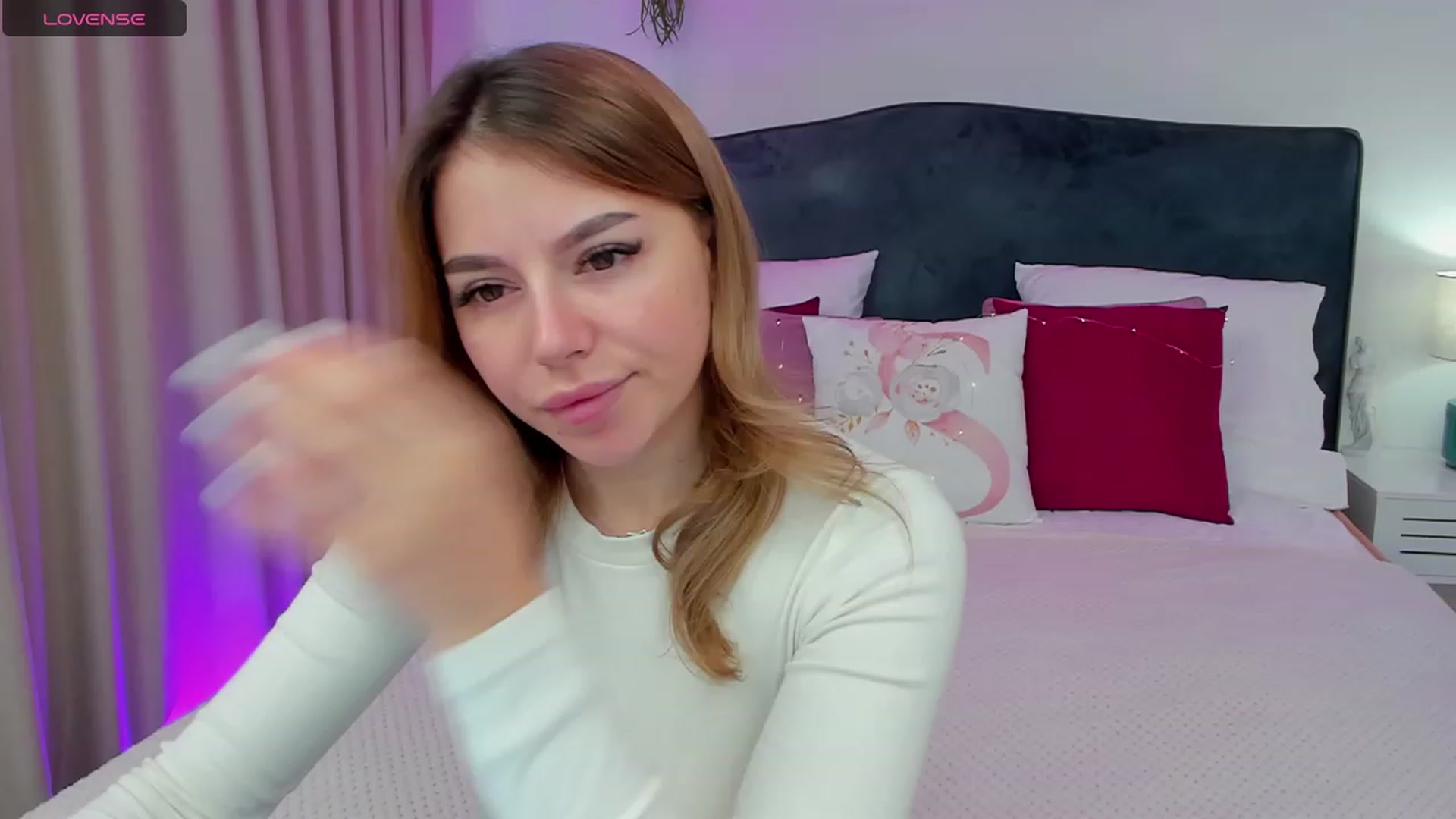 Gallery image thumbnail from SofiBloom's myfreecams stream on, 12/05/2023, 10:59 image 14 of 20