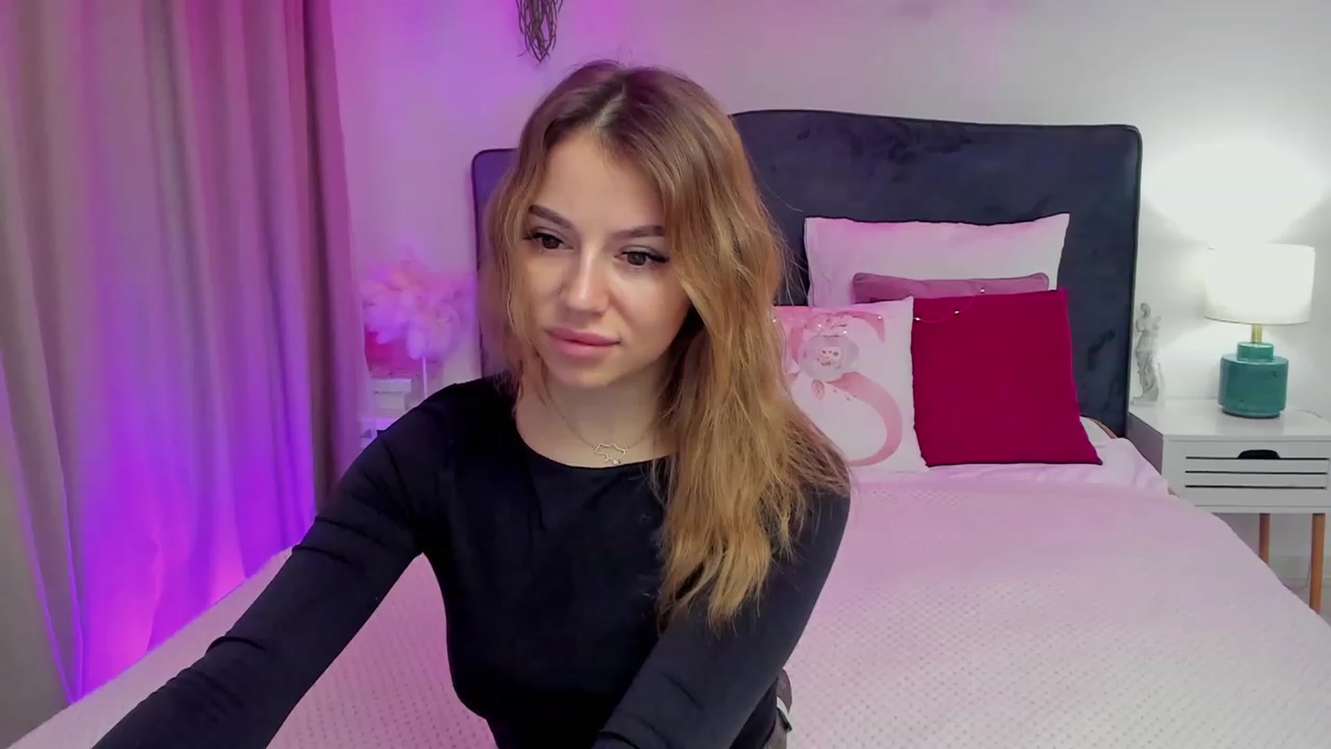 Gallery image thumbnail from SofiBloom's myfreecams stream on, 12/06/2023, 13:23 image 9 of 20