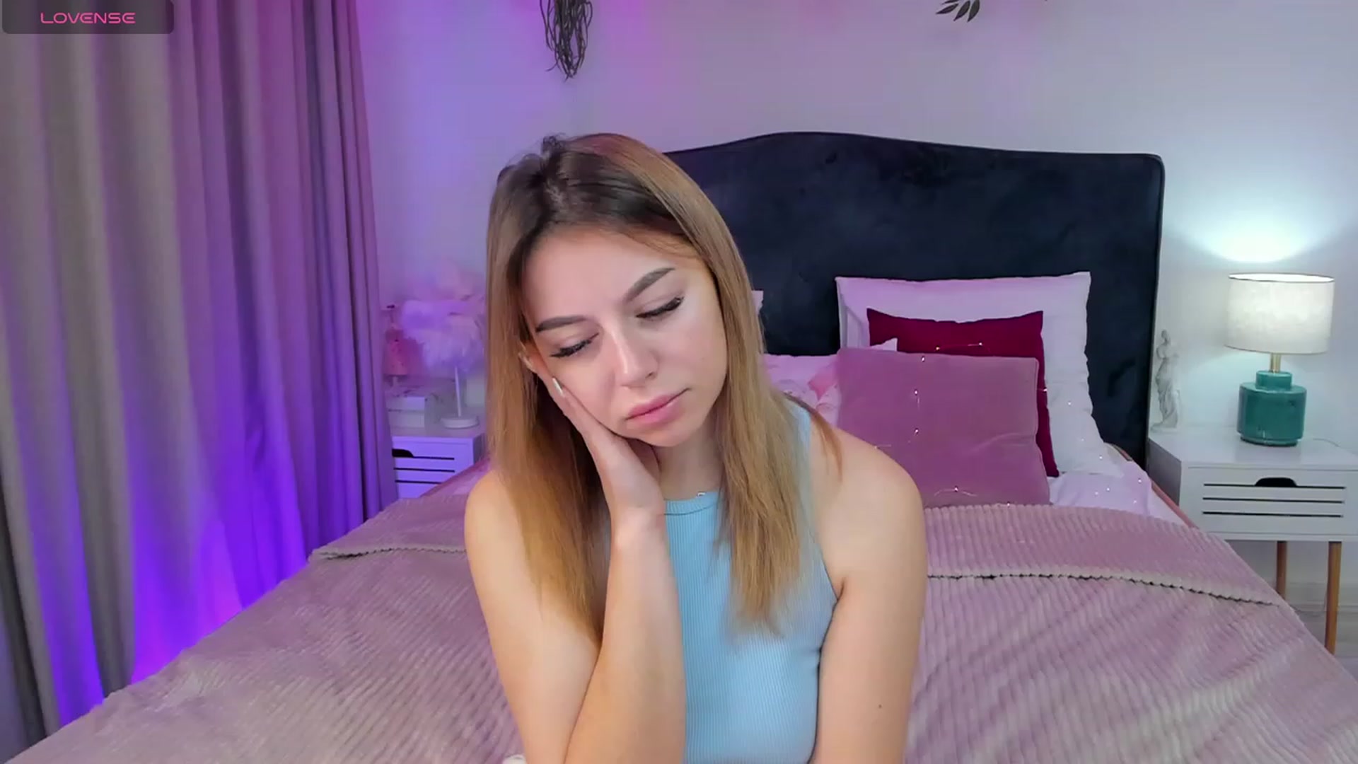 Gallery image thumbnail from SofiBloom's myfreecams stream on, 12/08/2023, 09:17 image 8 of 20