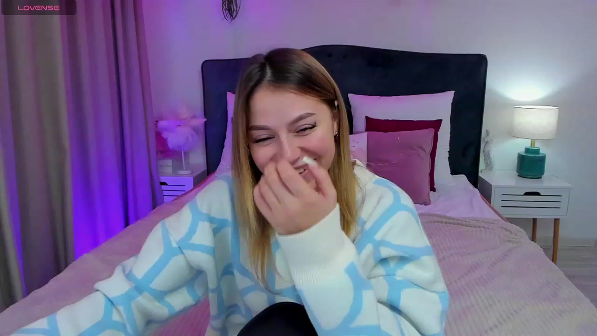Gallery image thumbnail from SofiBloom's myfreecams stream on, 12/12/2023, 12:53 image 11 of 20