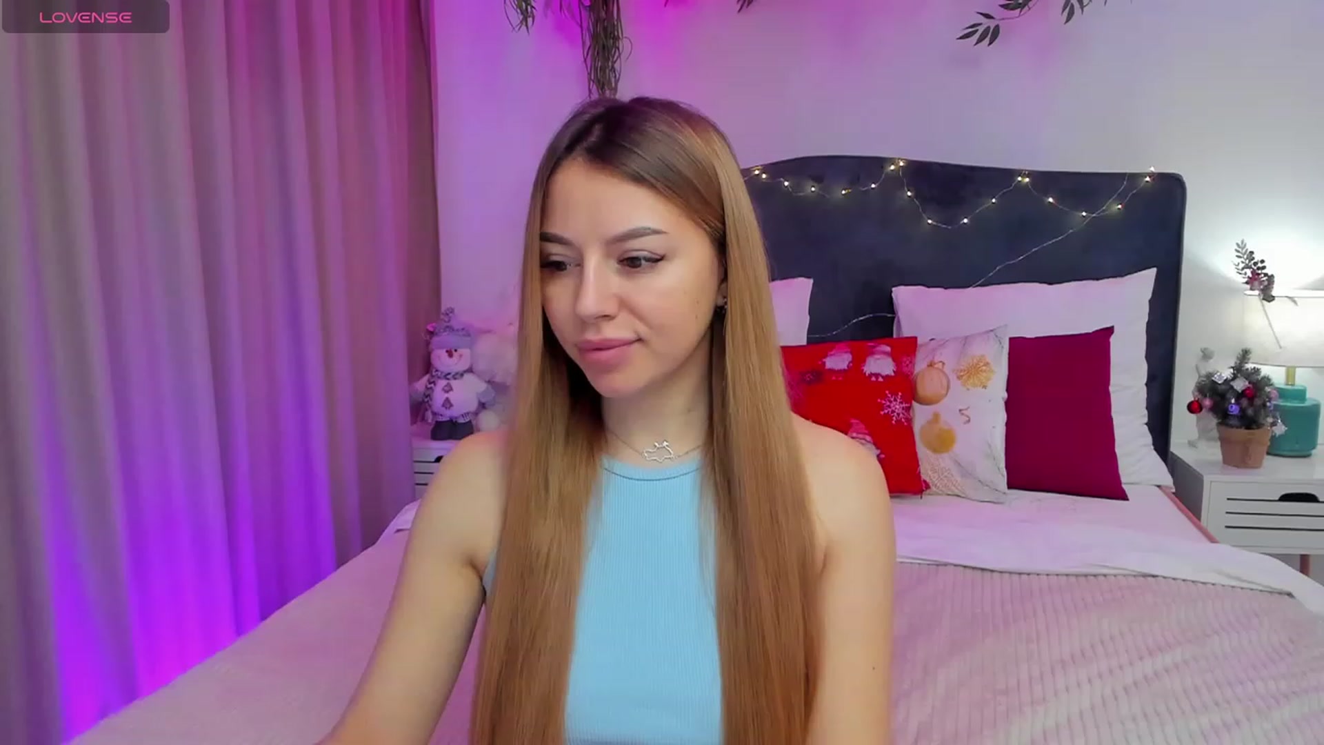 Gallery image thumbnail from SofiBloom's myfreecams stream on, 12/19/2023, 09:37 image 10 of 20