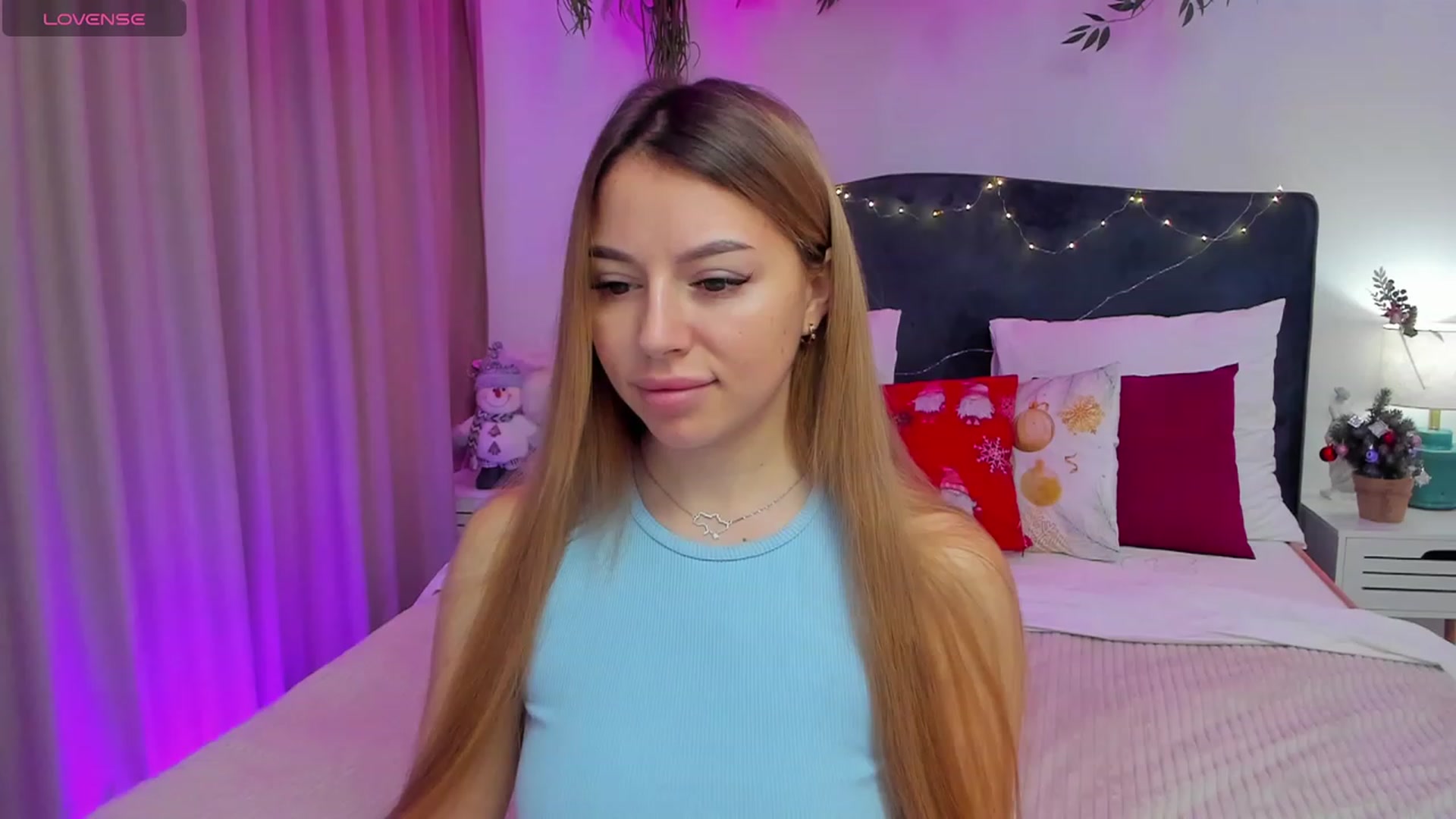 Gallery image thumbnail from SofiBloom's myfreecams stream on, 12/19/2023, 09:37 image 17 of 20