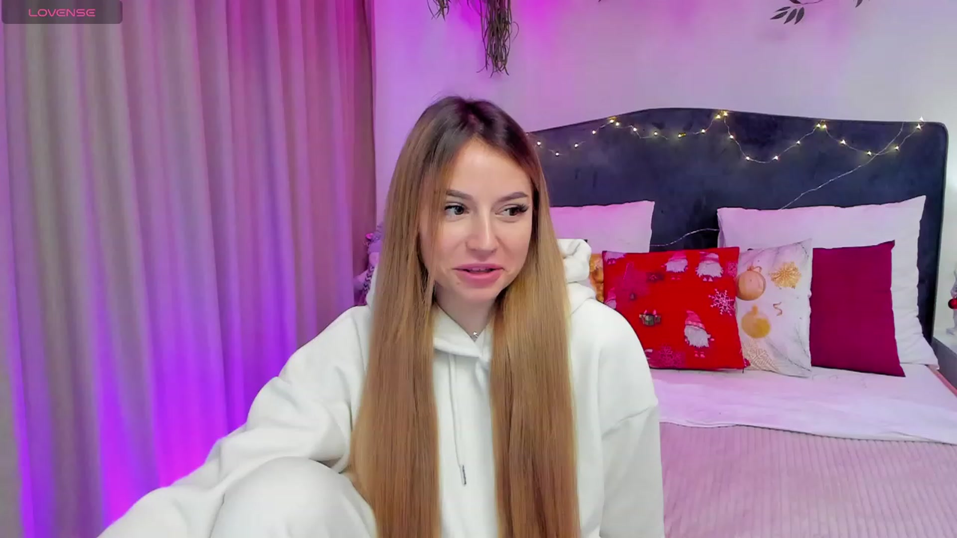 Gallery image thumbnail from SofiBloom's myfreecams stream on, 12/19/2023, 12:59 image 2 of 20
