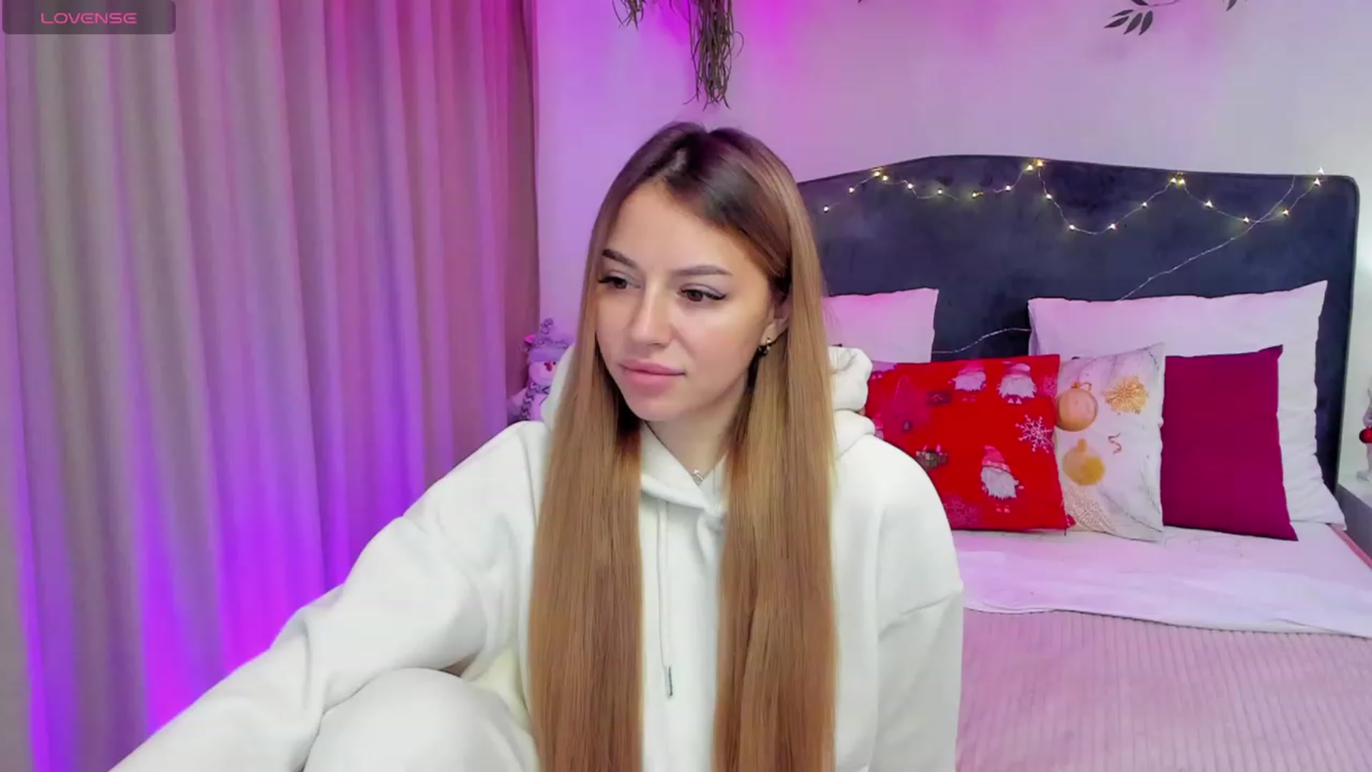 Gallery image thumbnail from SofiBloom's myfreecams stream on, 12/19/2023, 12:59 image 1 of 20