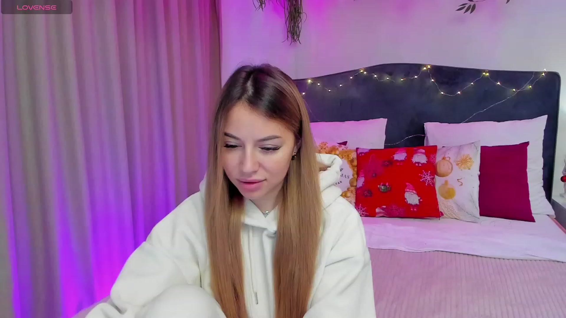 Gallery image thumbnail from SofiBloom's myfreecams stream on, 12/19/2023, 12:59 image 5 of 20