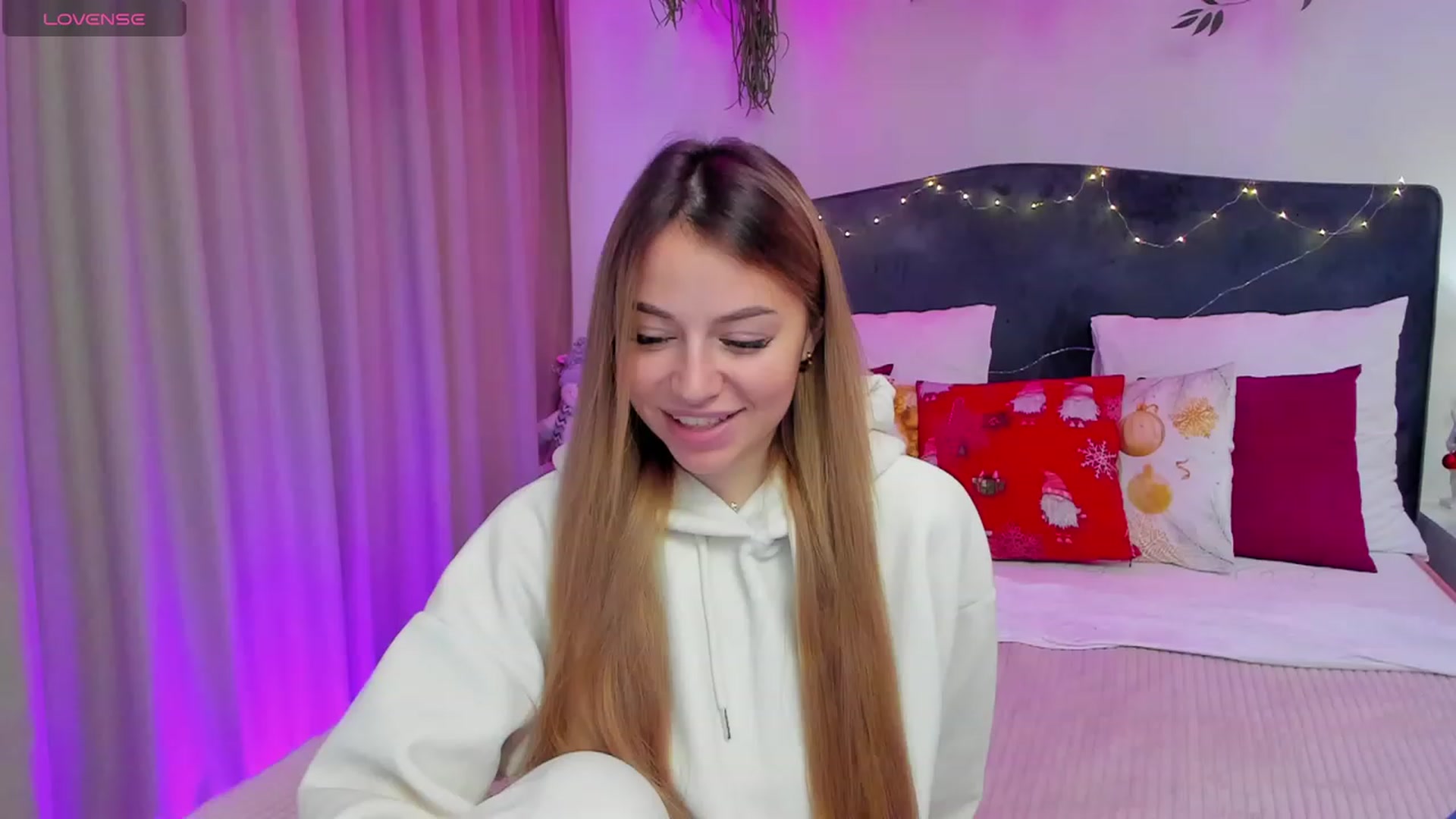 Gallery image thumbnail from SofiBloom's myfreecams stream on, 12/19/2023, 12:59 image 8 of 20