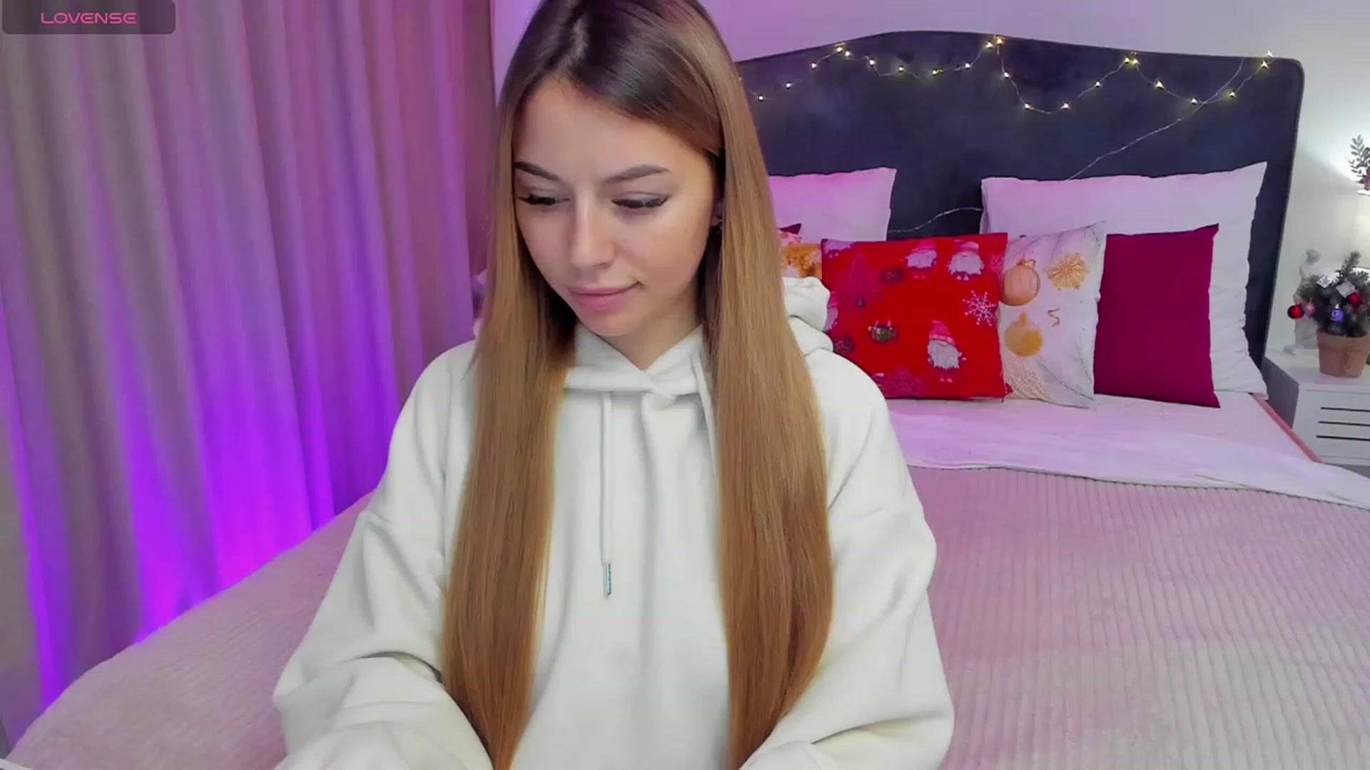 Gallery image thumbnail from SofiBloom's myfreecams stream on, 12/19/2023, 12:59 image 19 of 20