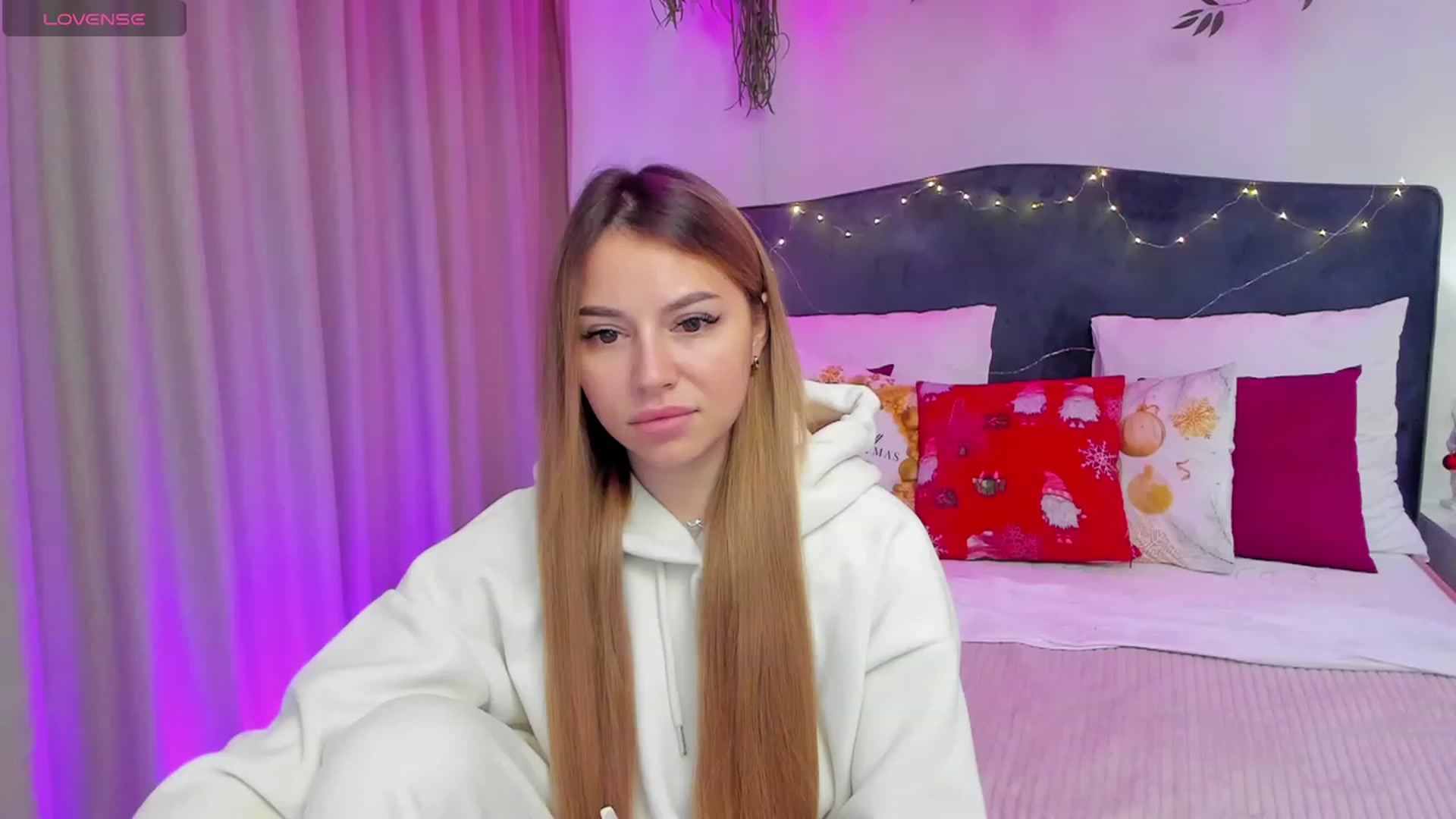Gallery image thumbnail from SofiBloom's myfreecams stream on, 12/19/2023, 12:59 image 3 of 20