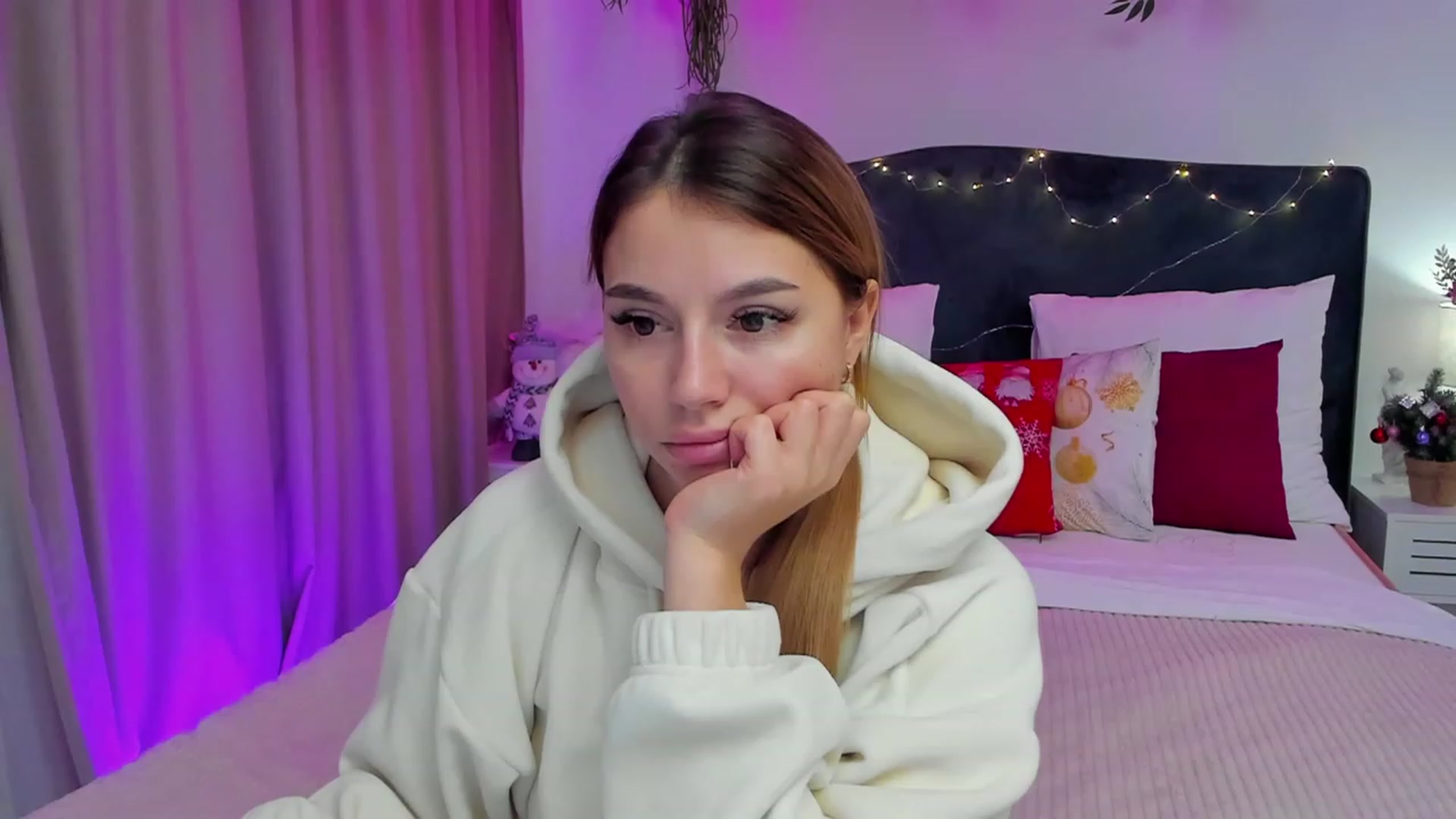 Gallery image thumbnail from SofiBloom's myfreecams stream on, 12/20/2023, 12:59 image 18 of 20
