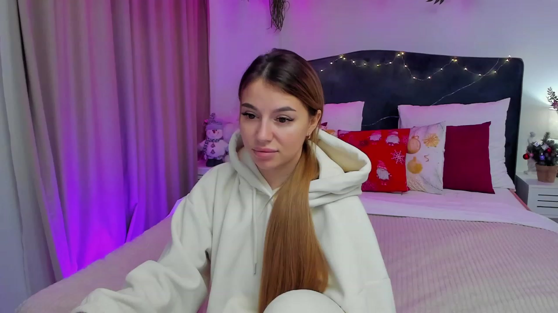 Gallery image thumbnail from SofiBloom's myfreecams stream on, 12/20/2023, 12:59 image 19 of 20