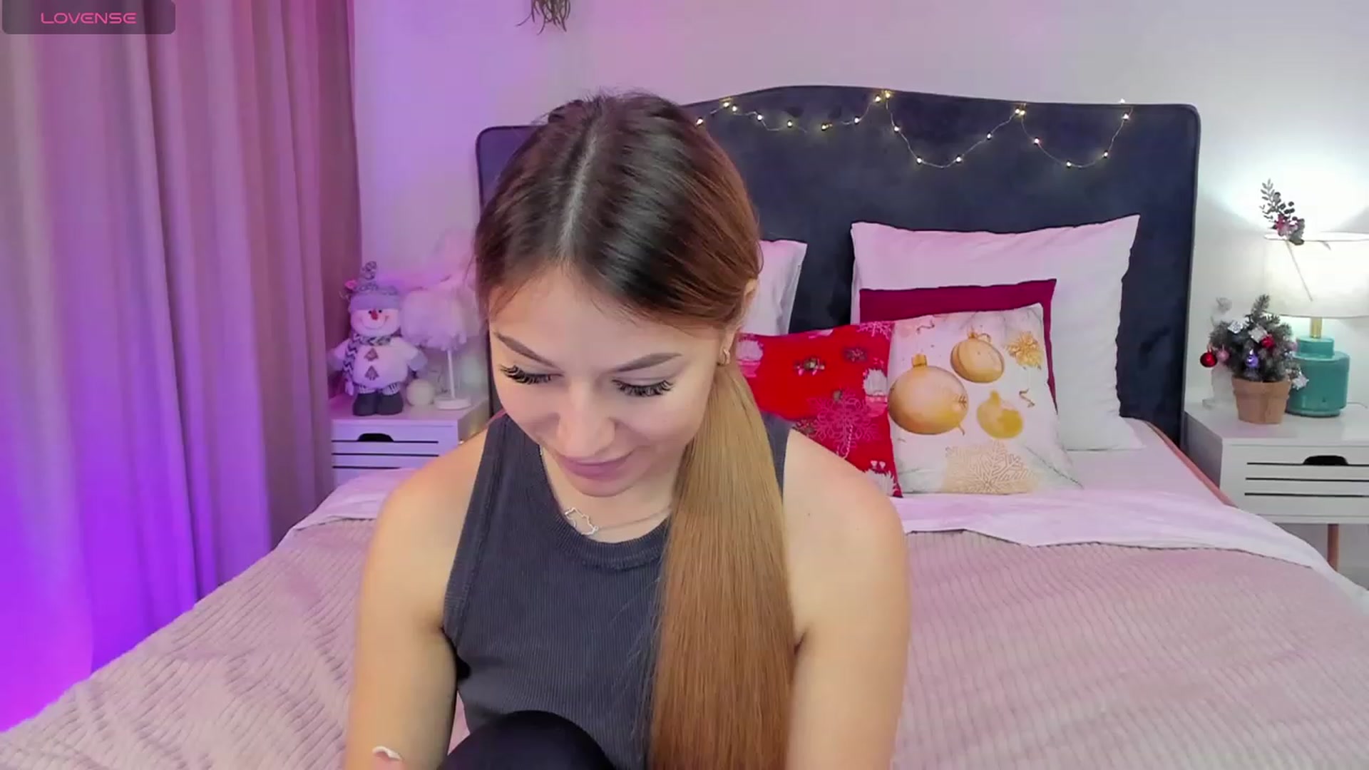 Gallery image thumbnail from SofiBloom's myfreecams stream on, 12/21/2023, 10:05 image 1 of 20