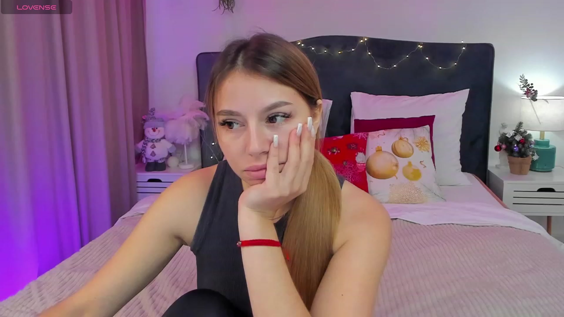 Gallery image thumbnail from SofiBloom's myfreecams stream on, 12/21/2023, 10:05 image 5 of 20
