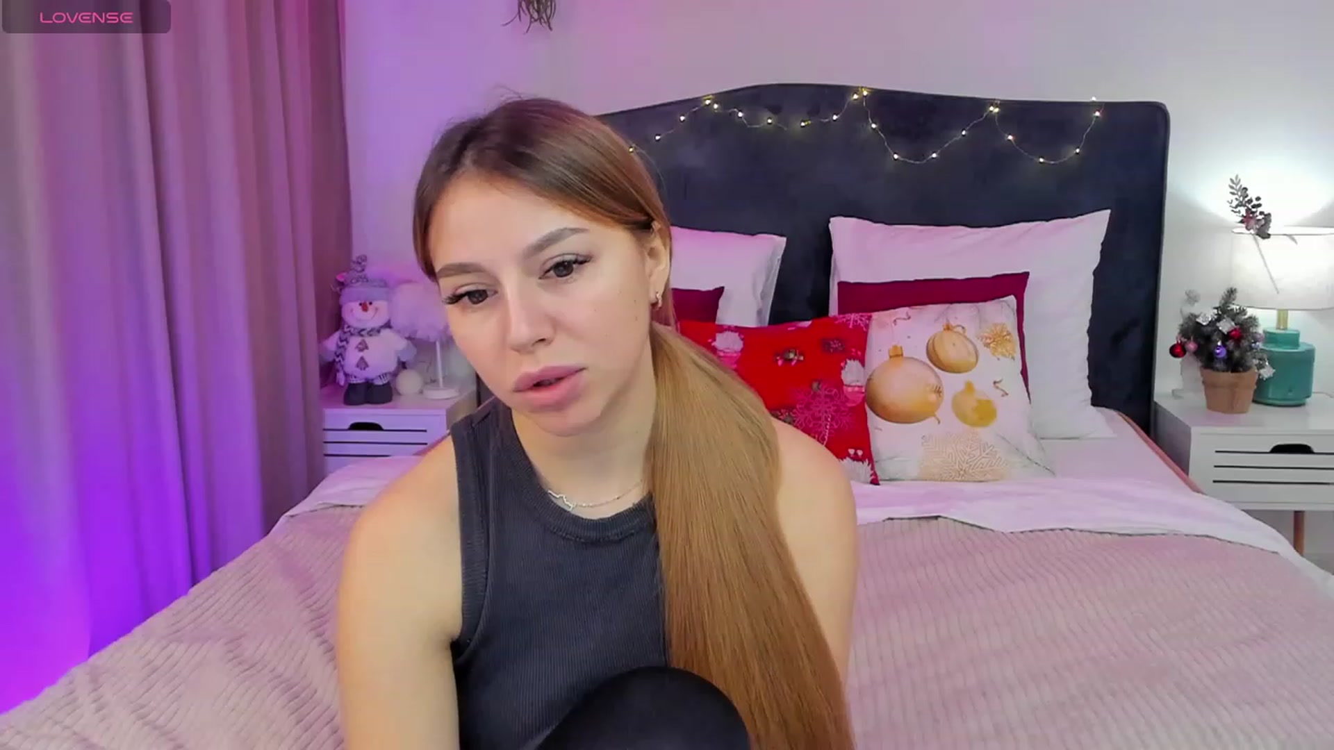 Gallery image thumbnail from SofiBloom's myfreecams stream on, 12/21/2023, 10:05 image 16 of 20