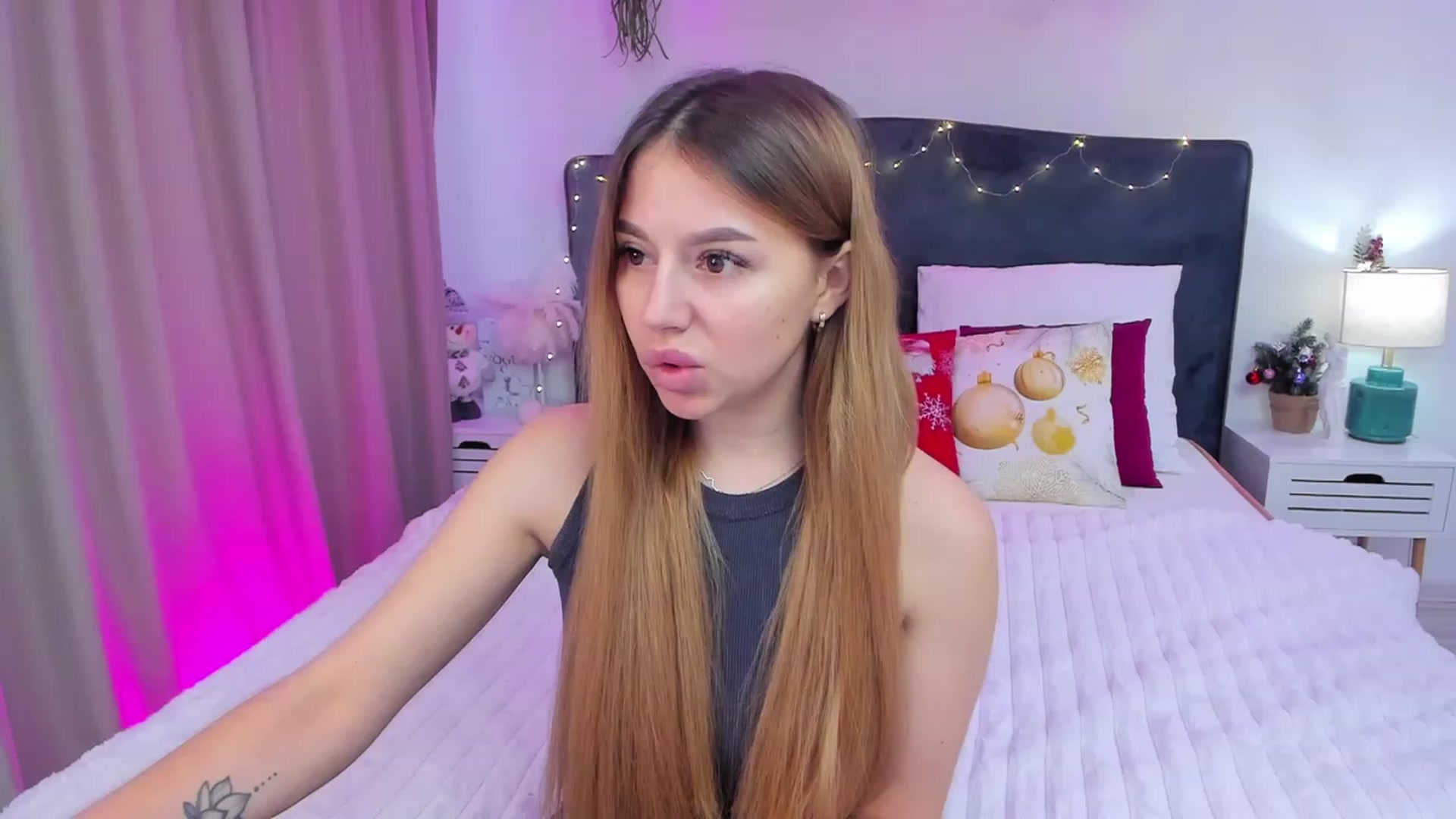 Gallery image thumbnail from SofiBloom's myfreecams stream on, 12/30/2023, 12:10 image 3 of 20