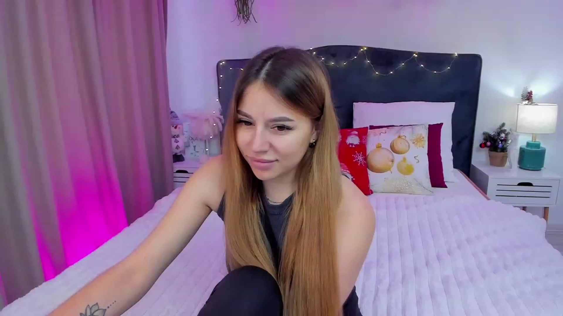 Gallery image thumbnail from SofiBloom's myfreecams stream on, 12/30/2023, 12:10 image 8 of 20