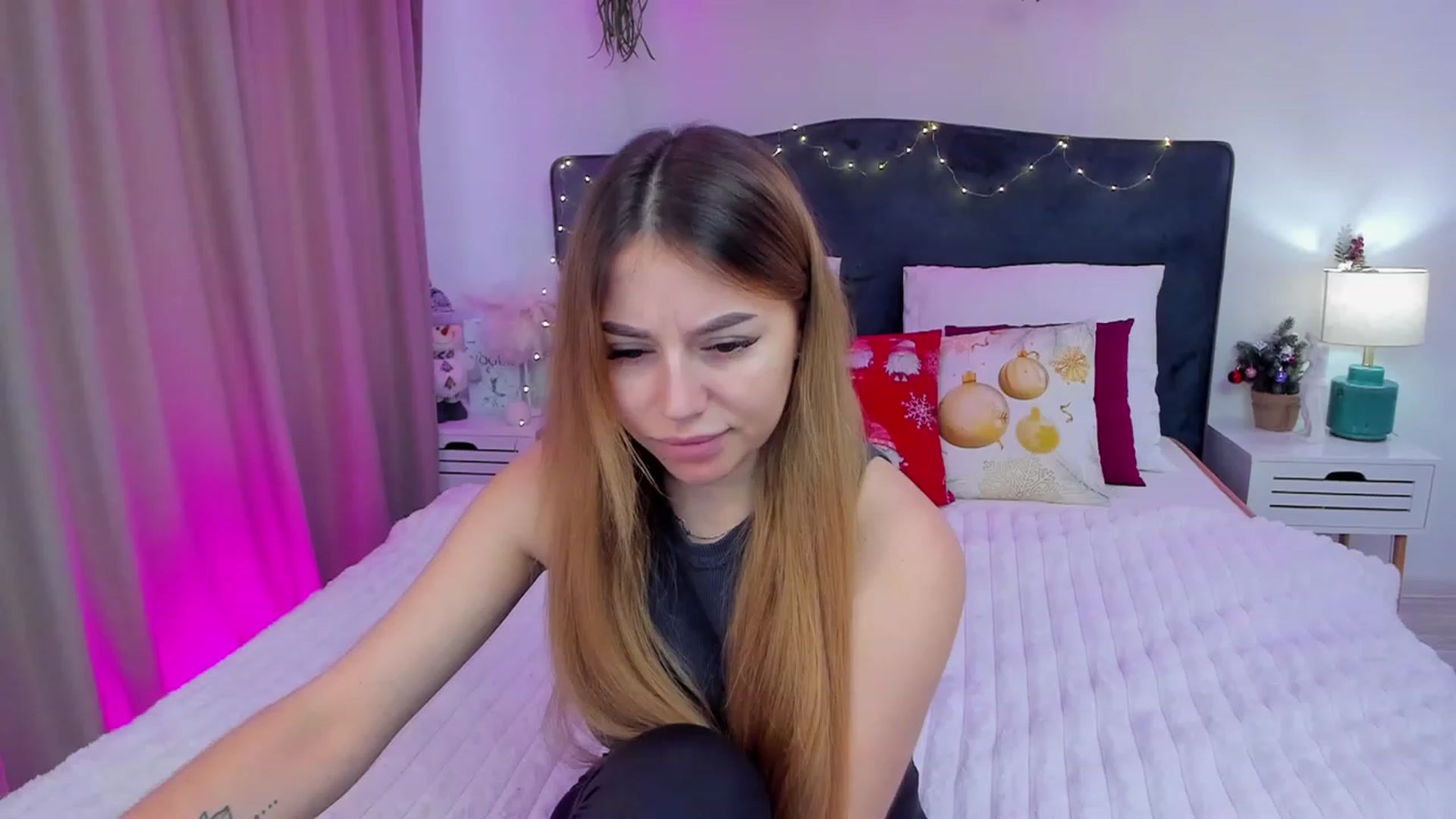 Gallery image thumbnail from SofiBloom's myfreecams stream on, 12/30/2023, 12:10 image 9 of 20