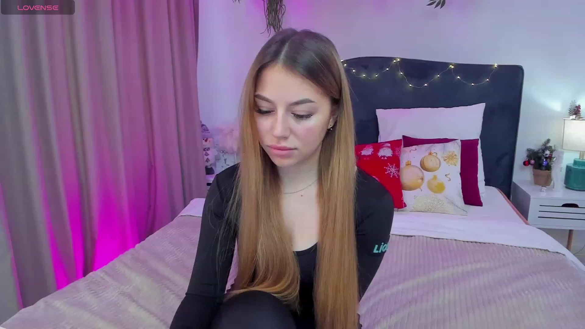 Gallery image thumbnail from SofiBloom's myfreecams stream on, 12/31/2023, 13:00 image 13 of 20