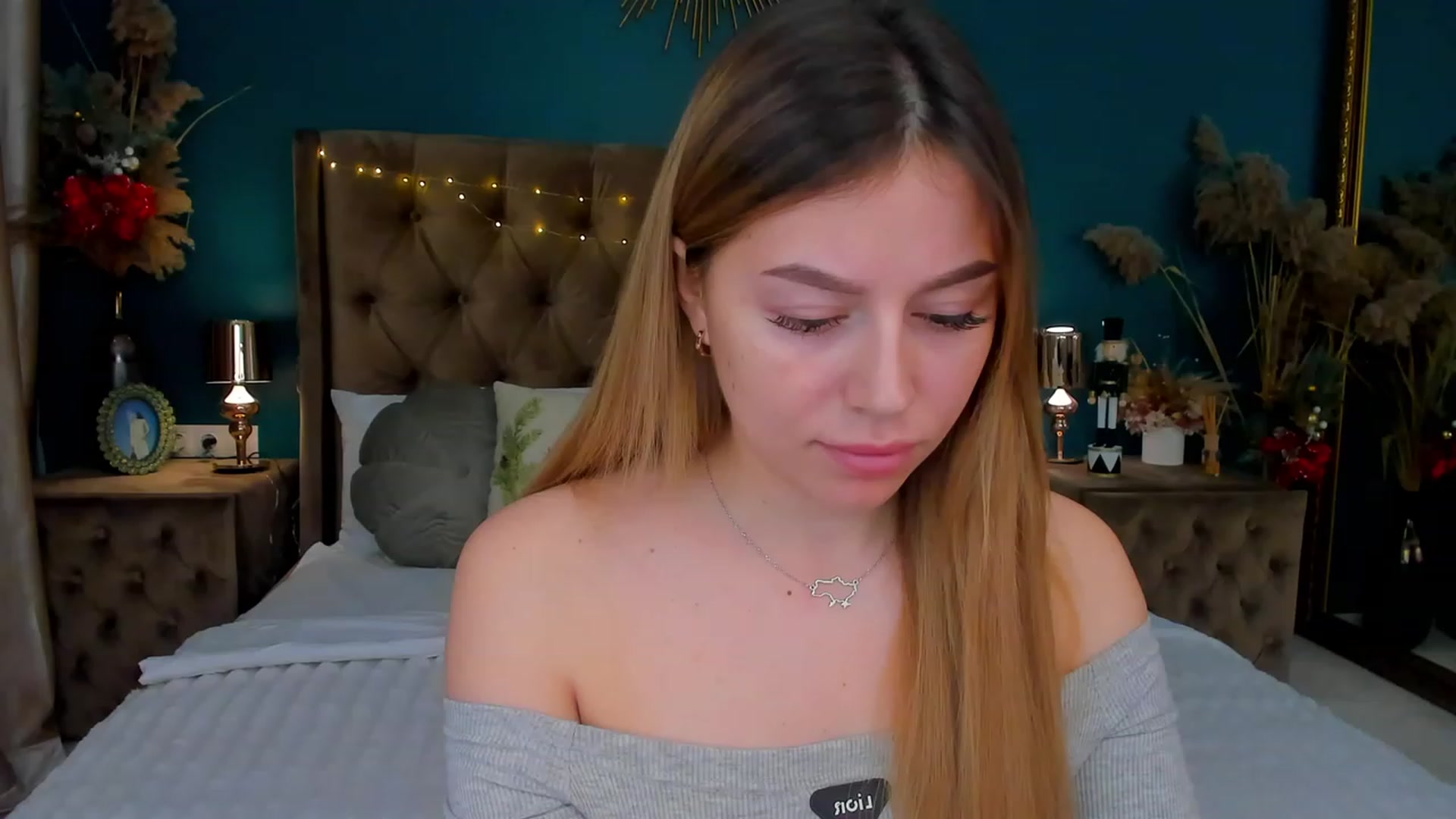 Gallery image thumbnail from SofiBloom's myfreecams stream on, 01/09/2024, 14:31 image 20 of 20