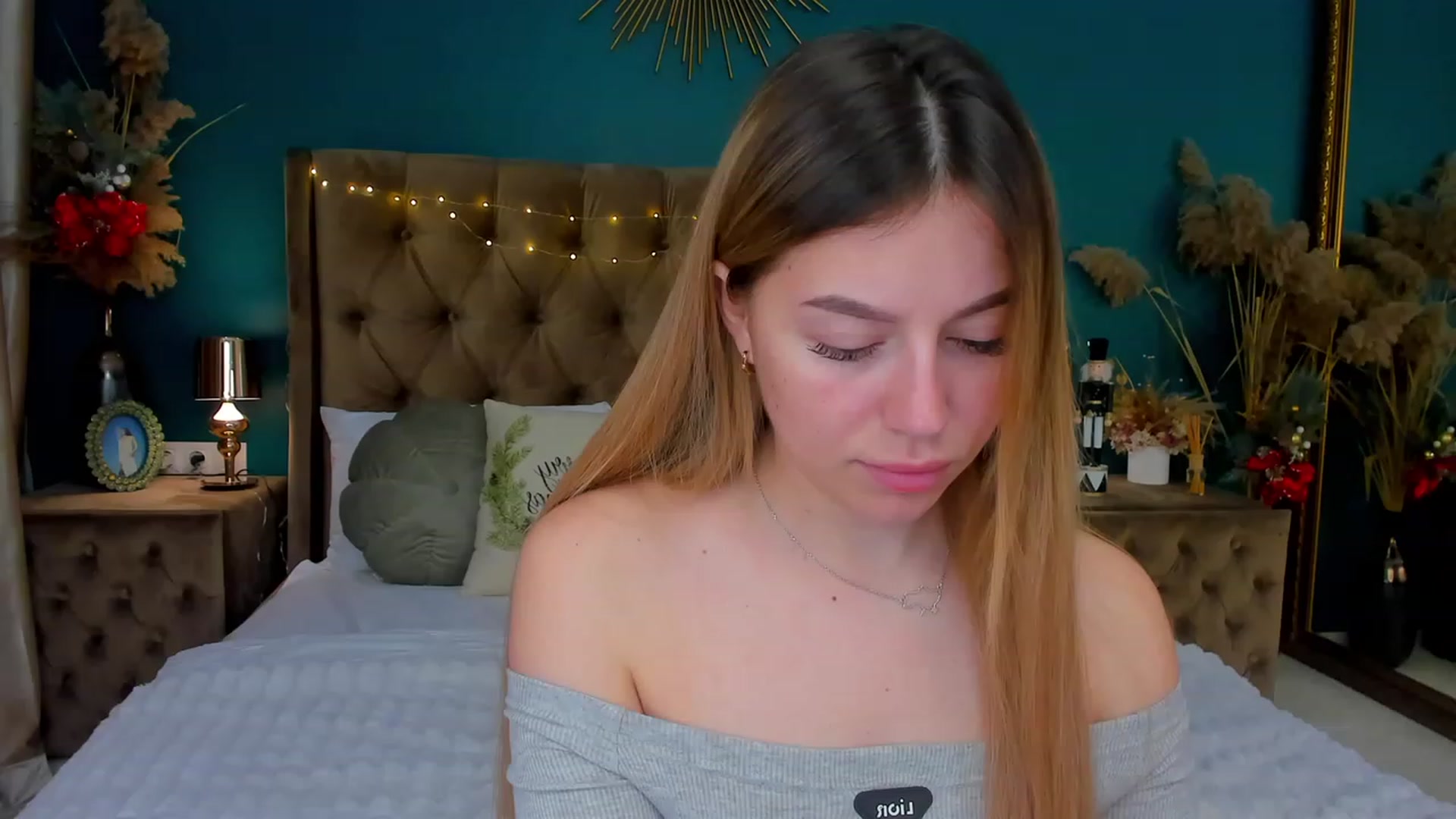 Gallery image thumbnail from SofiBloom's myfreecams stream on, 01/09/2024, 20:00 image 18 of 20