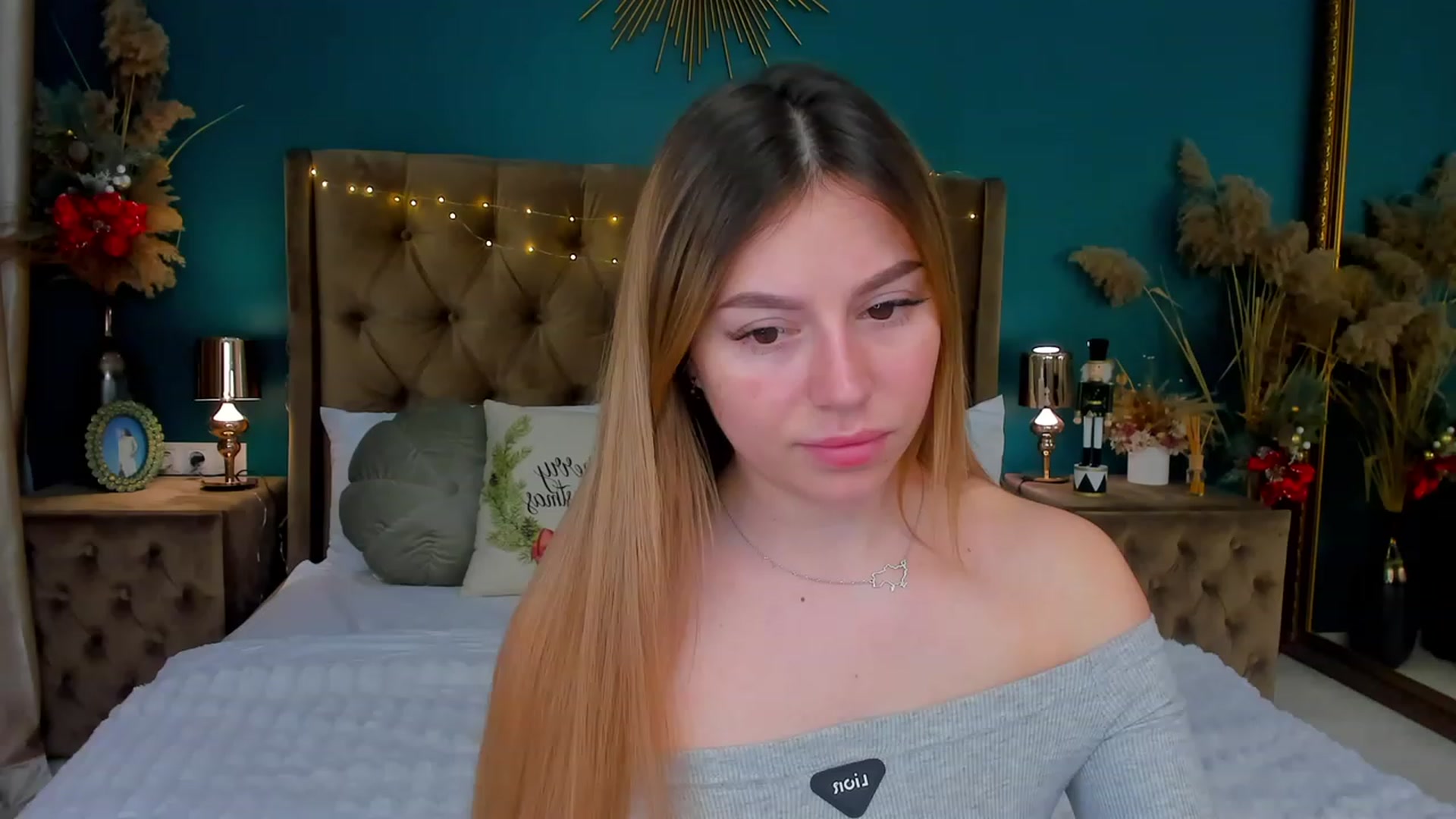 Gallery image thumbnail from SofiBloom's myfreecams stream on, 01/09/2024, 20:00 image 19 of 20