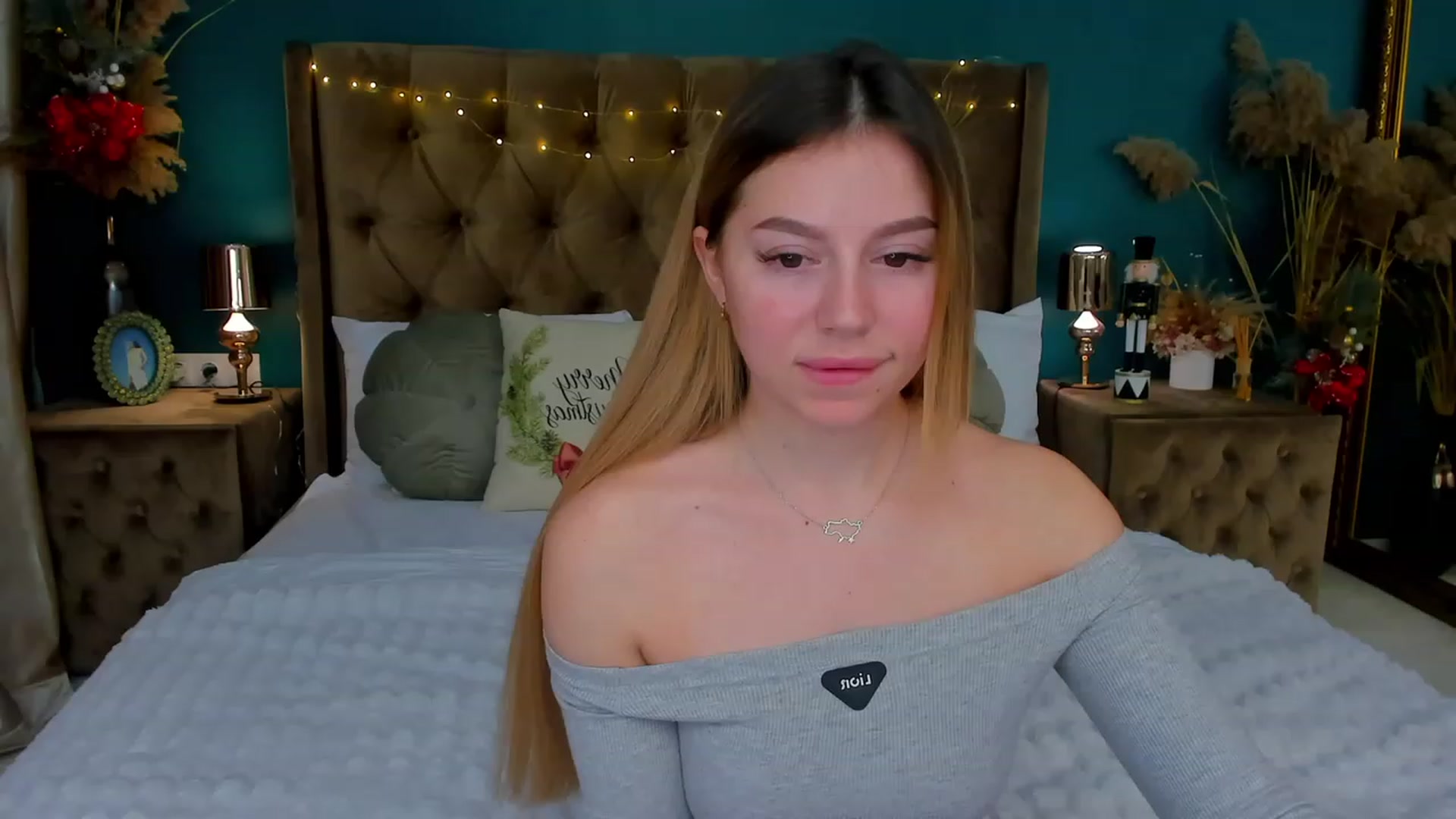 Gallery image thumbnail from SofiBloom's myfreecams stream on, 01/09/2024, 20:00 image 7 of 20