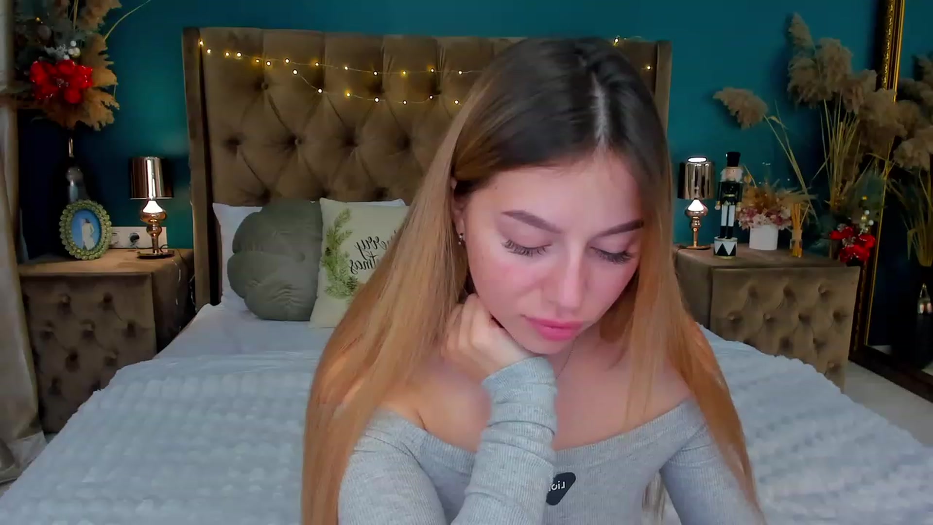 Gallery image thumbnail from SofiBloom's myfreecams stream on, 01/09/2024, 20:00 image 9 of 20