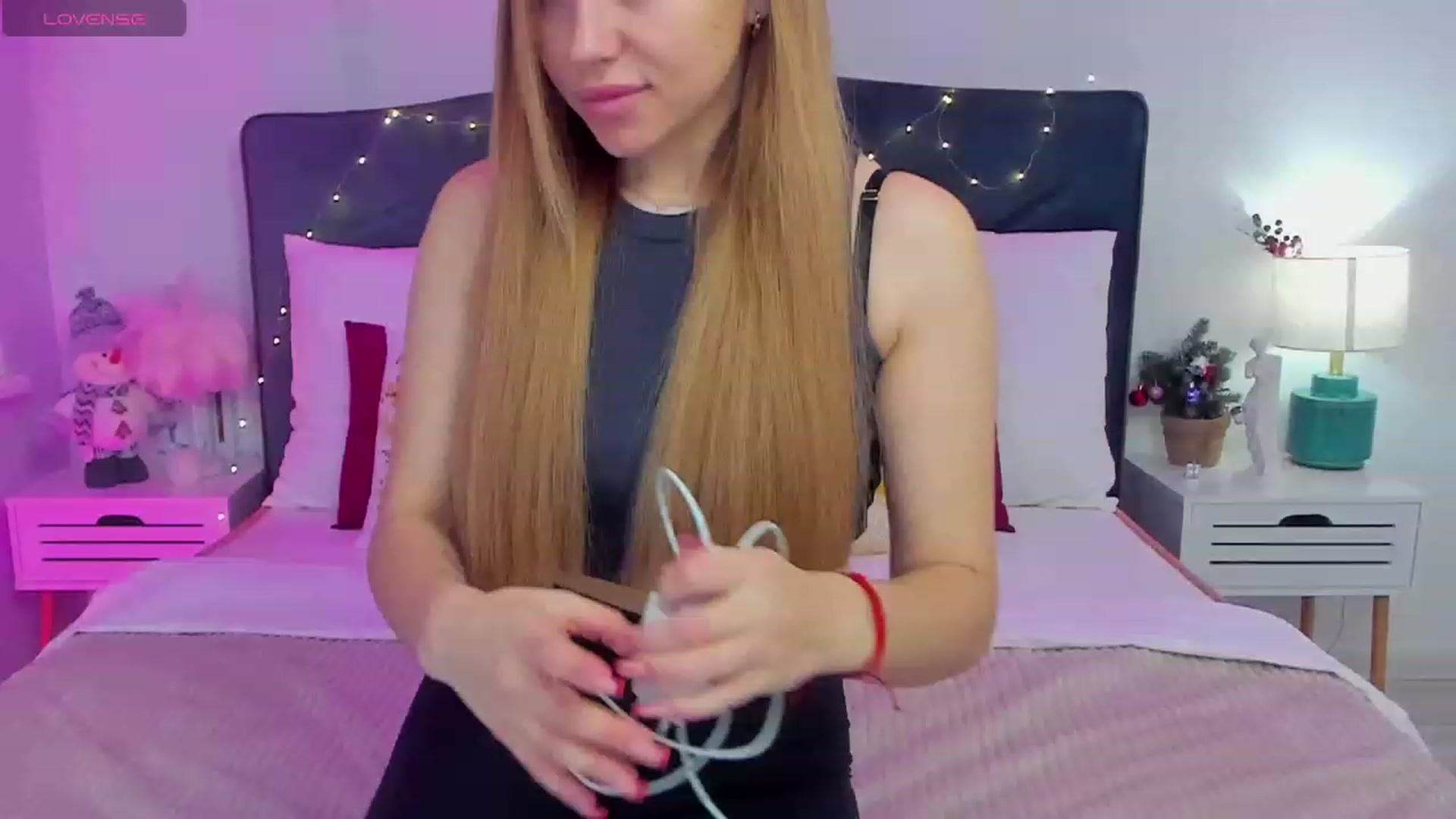 Gallery image thumbnail from SofiBloom's myfreecams stream on, 01/11/2024, 13:58 image 1 of 20