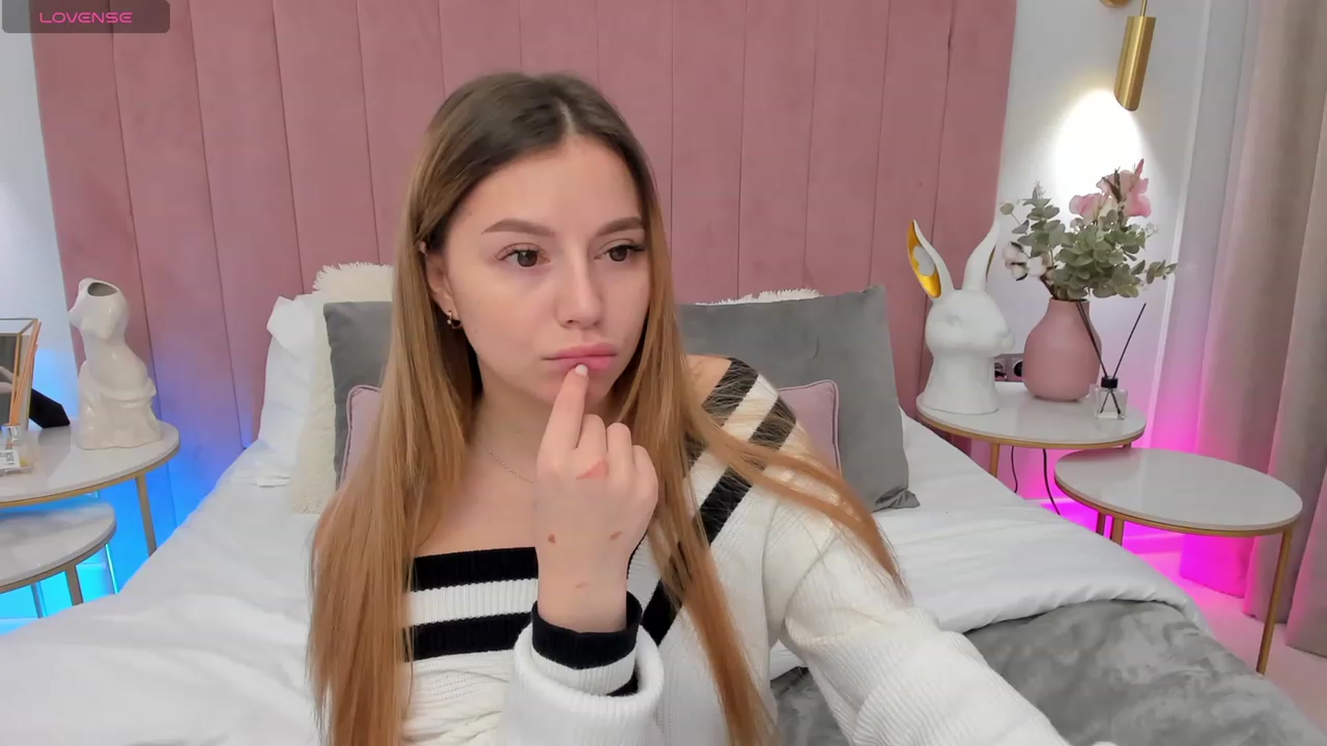 Gallery image thumbnail from SofiBloom's myfreecams stream on, 01/28/2024, 14:57 image 17 of 20