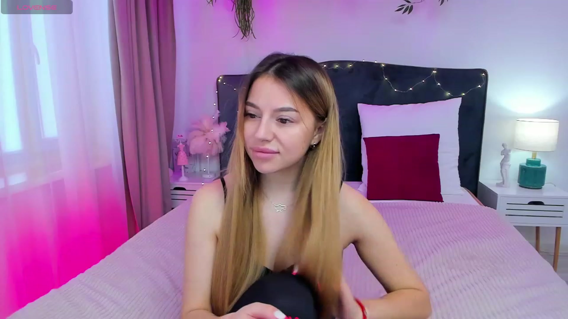 Gallery image thumbnail from SofiBloom's myfreecams stream on, 01/29/2024, 09:49 image 17 of 20