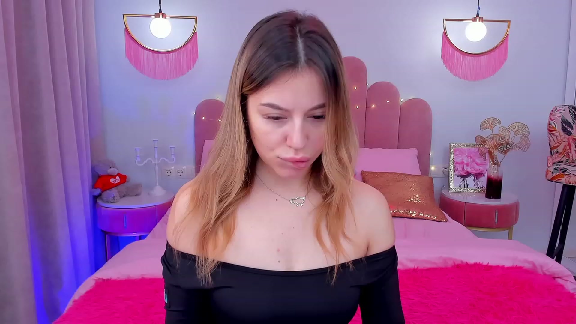 Gallery image thumbnail from SofiBloom's myfreecams stream on, 02/13/2024, 10:39 image 18 of 20