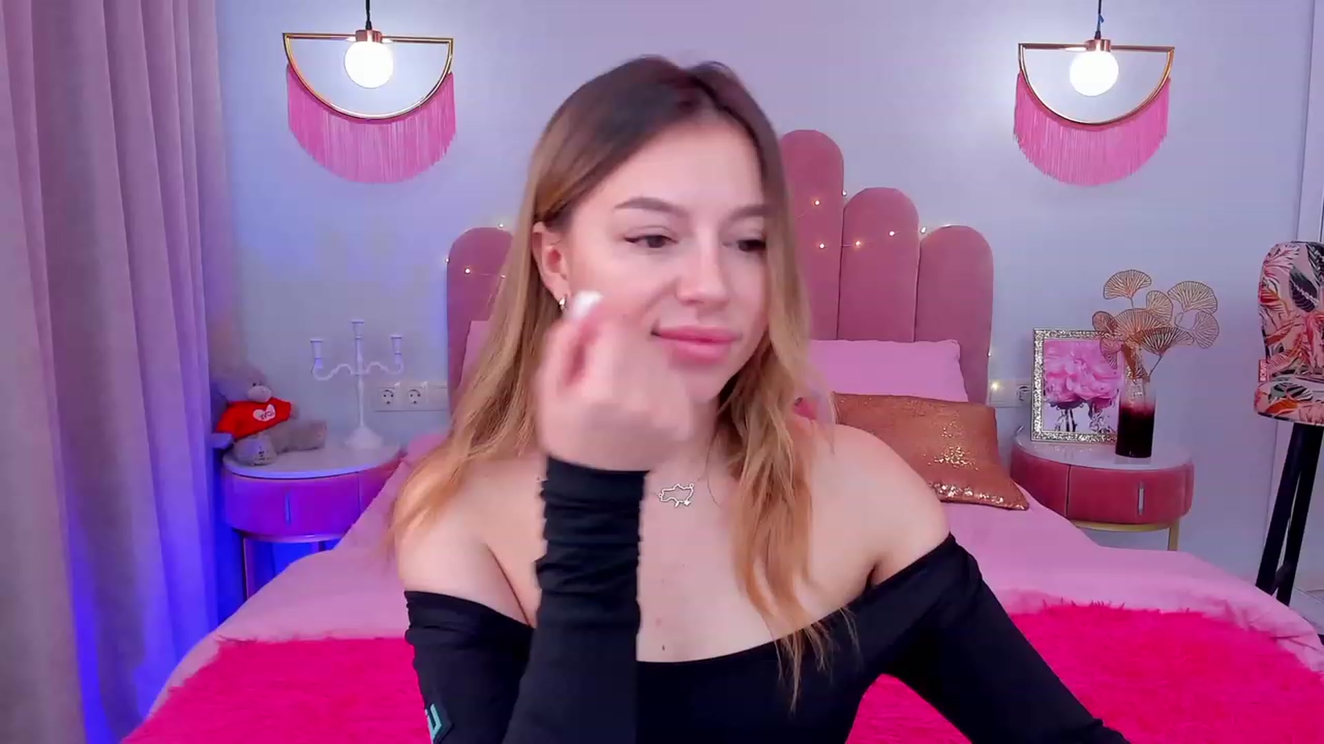 Gallery image thumbnail from SofiBloom's myfreecams stream on, 02/13/2024, 10:39 image 2 of 20