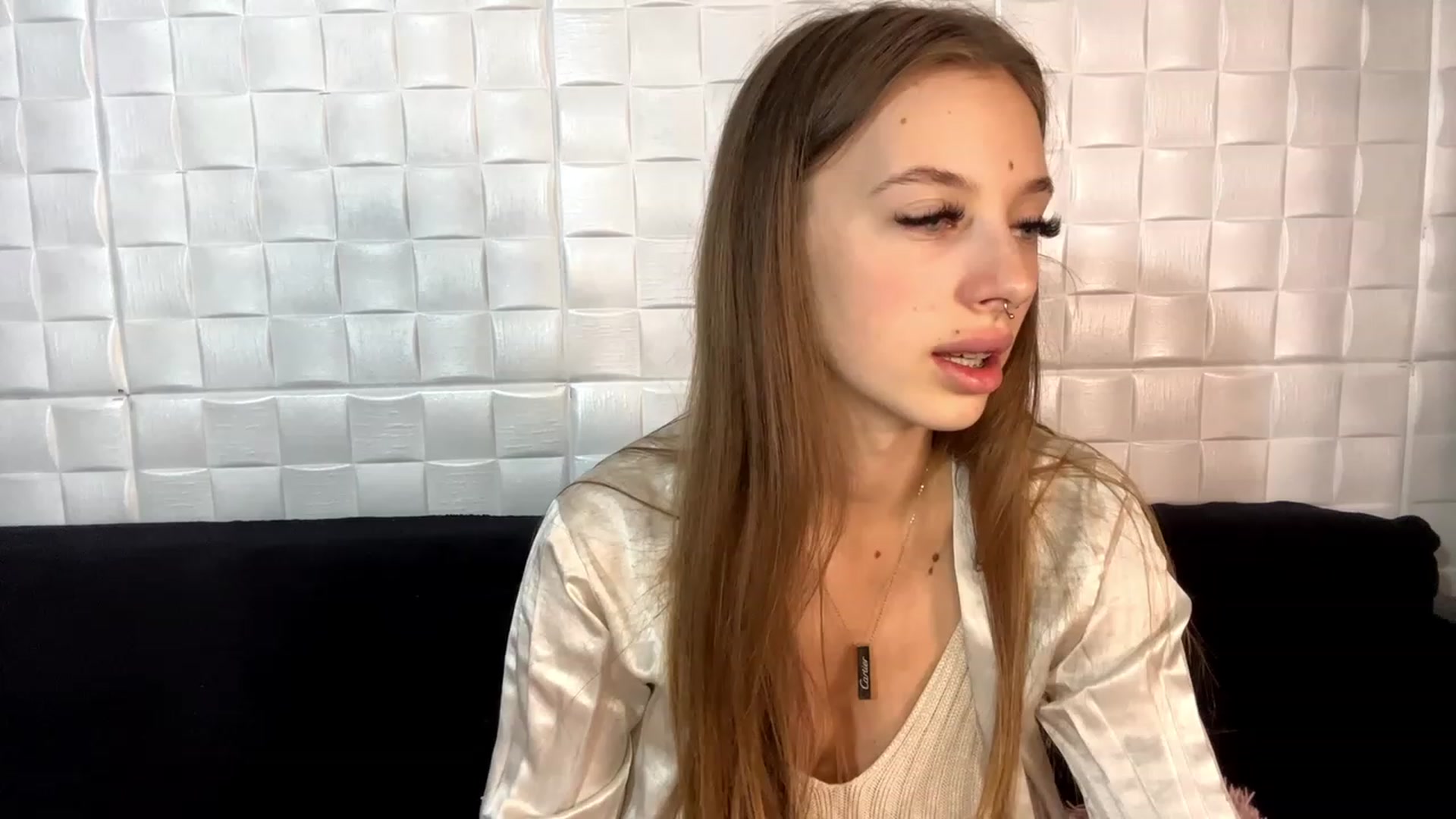 Gallery image thumbnail from SofiBloom111's myfreecams stream on, 11/03/2023, 18:38 image 16 of 20