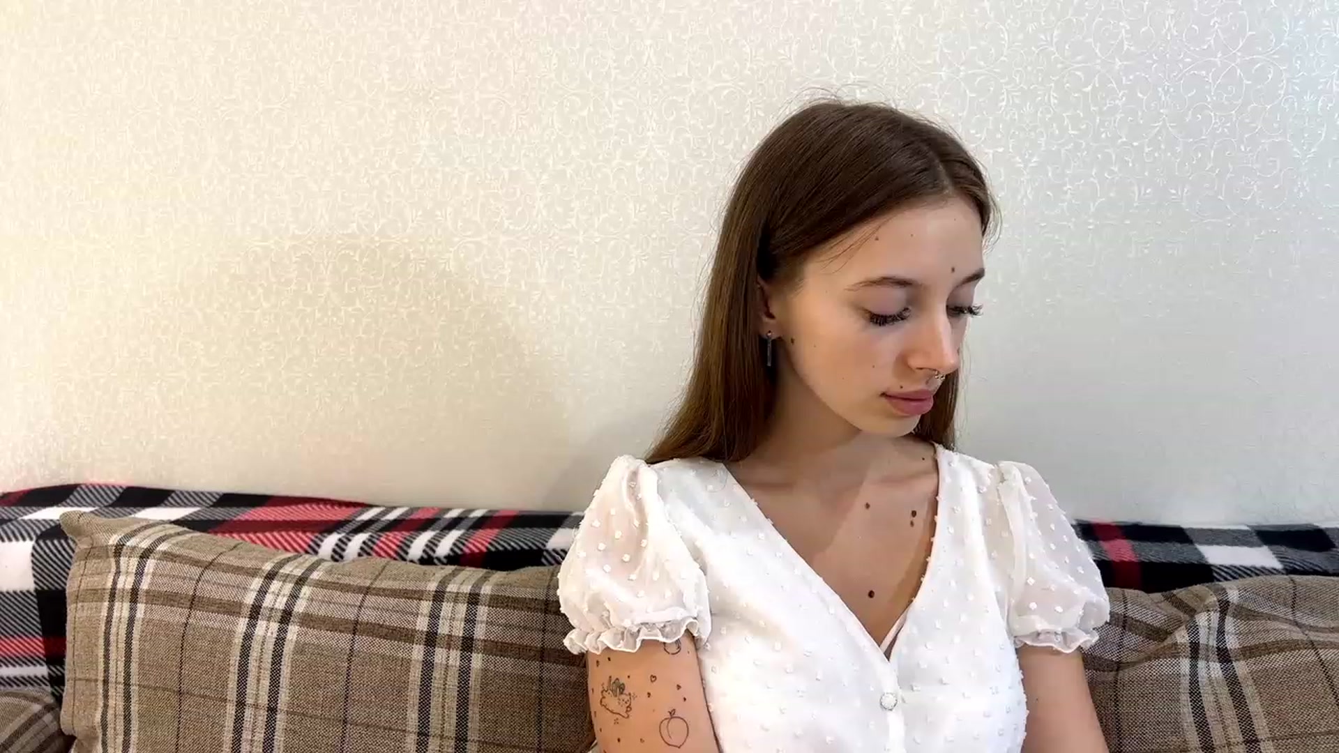 Gallery image thumbnail from SofiBloom111's myfreecams stream on, 11/25/2023, 20:00 image 5 of 20