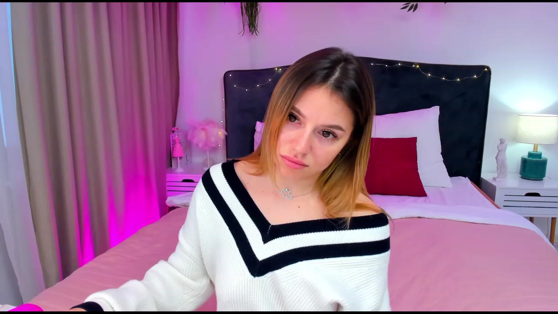 Gallery image thumbnail from SofiBlooom's myfreecams stream on, 03/11/2024, 13:03 image 15 of 20