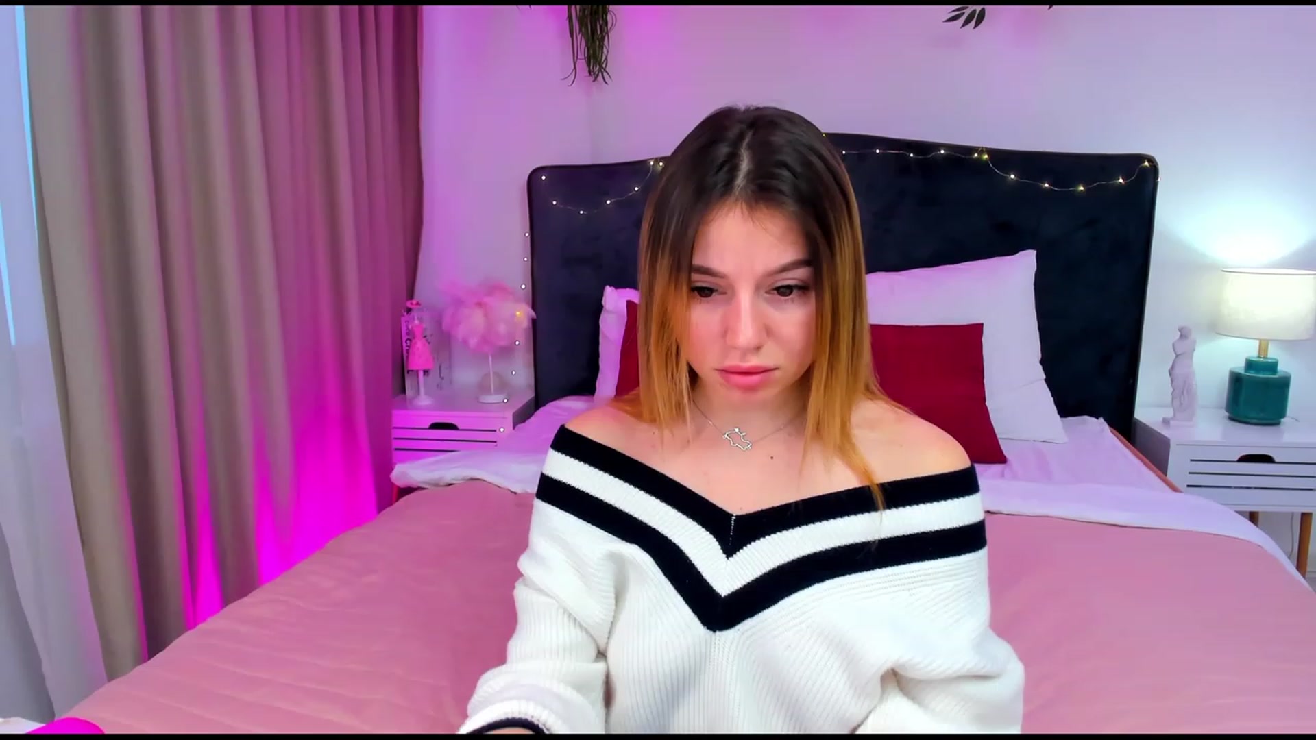 Gallery image thumbnail from SofiBlooom's myfreecams stream on, 03/11/2024, 13:03 image 5 of 20