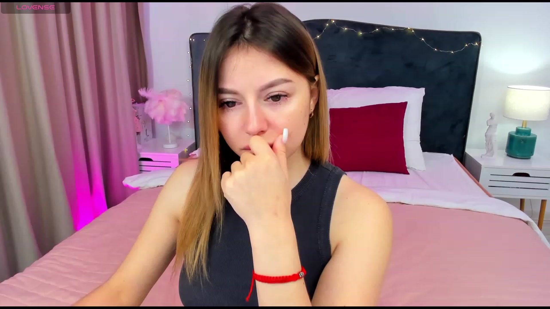 Gallery image thumbnail from SofiBlooom's myfreecams stream on, 03/14/2024, 09:17 image 15 of 20