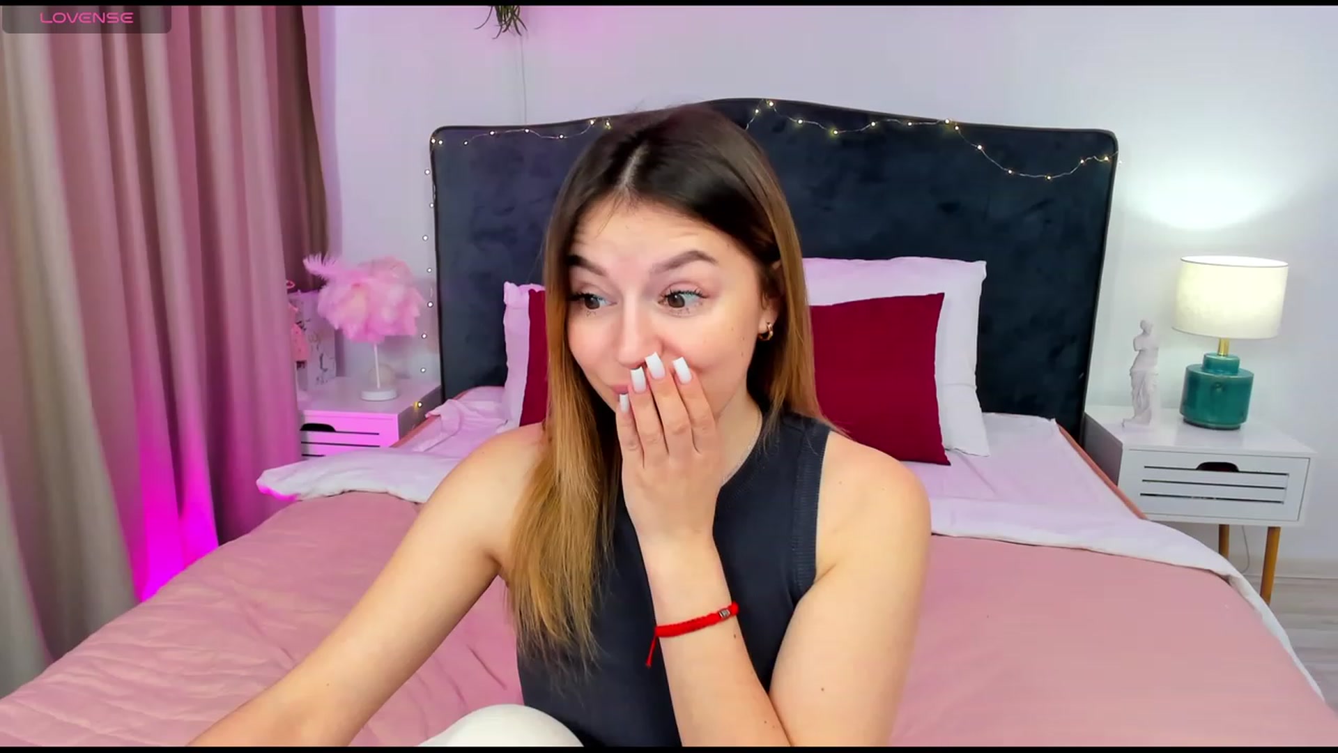 Gallery image thumbnail from SofiBlooom's myfreecams stream on, 03/14/2024, 12:10 image 6 of 20