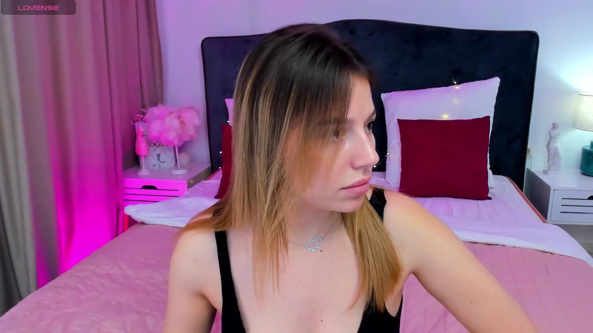 Gallery image thumbnail from SofiBlooom's myfreecams stream on, 03/29/2024, 10:29 image 5 of 20