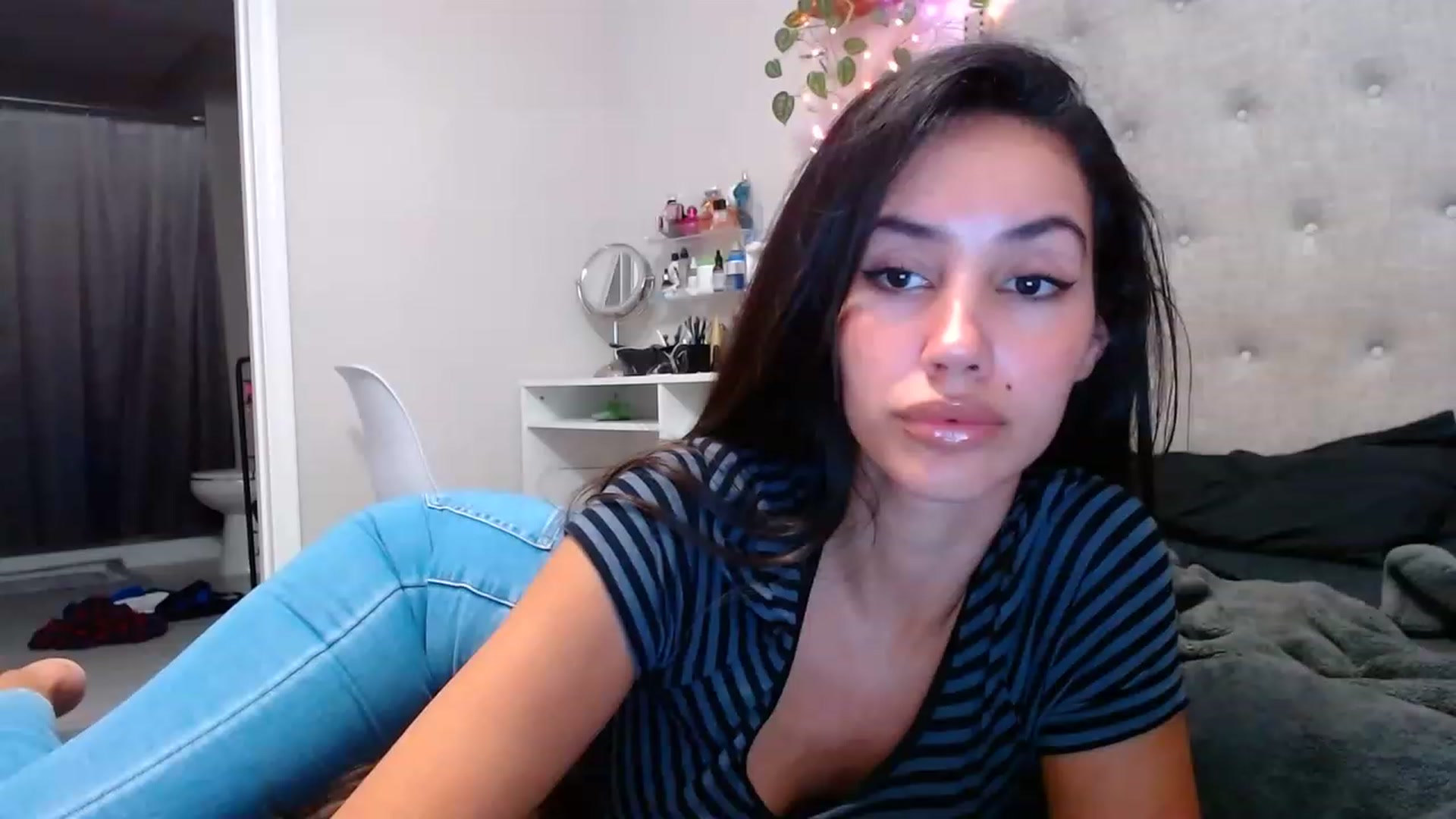 Gallery image thumbnail from SofiDiamond_'s myfreecams stream on, 11/14/2022, 22:22 image 16 of 20