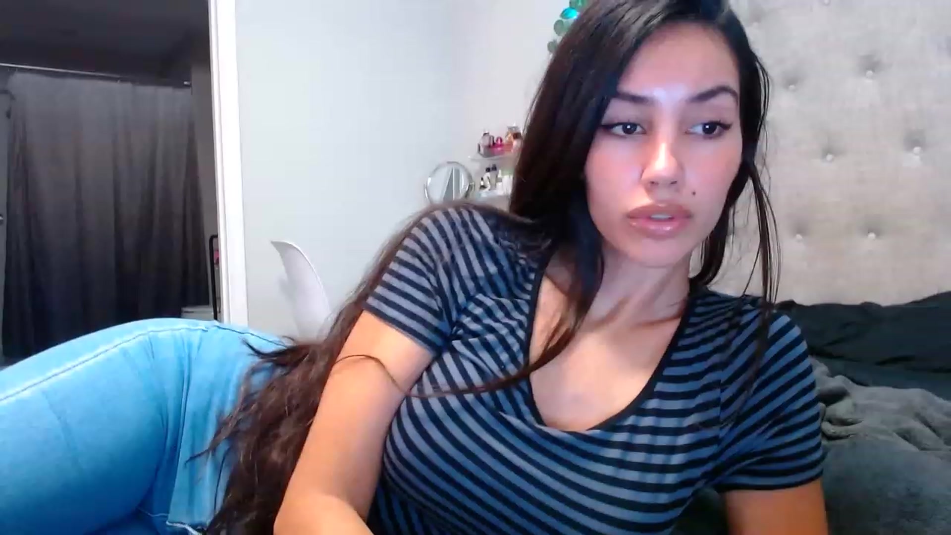 Gallery image thumbnail from SofiDiamond_'s myfreecams stream on, 11/14/2022, 22:22 image 13 of 20
