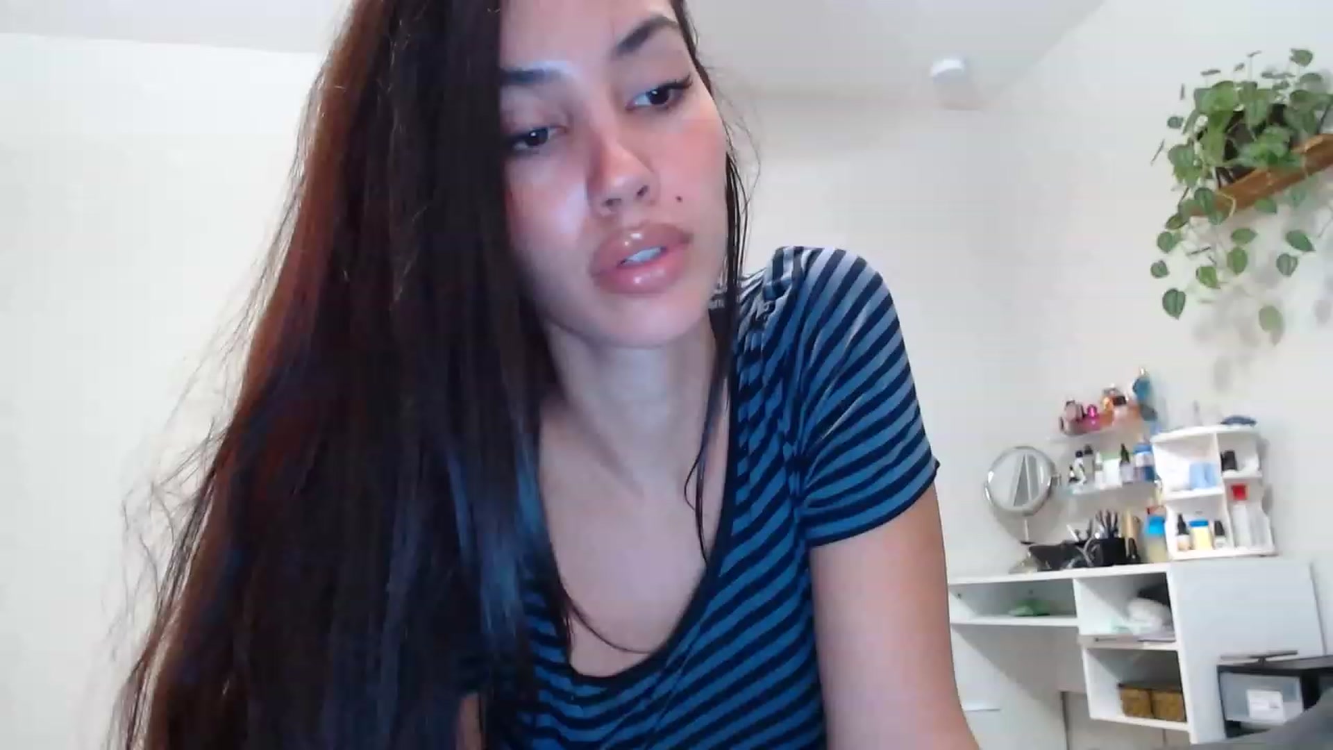 Gallery image thumbnail from SofiDiamond_'s myfreecams stream on, 11/14/2022, 22:22 image 12 of 20