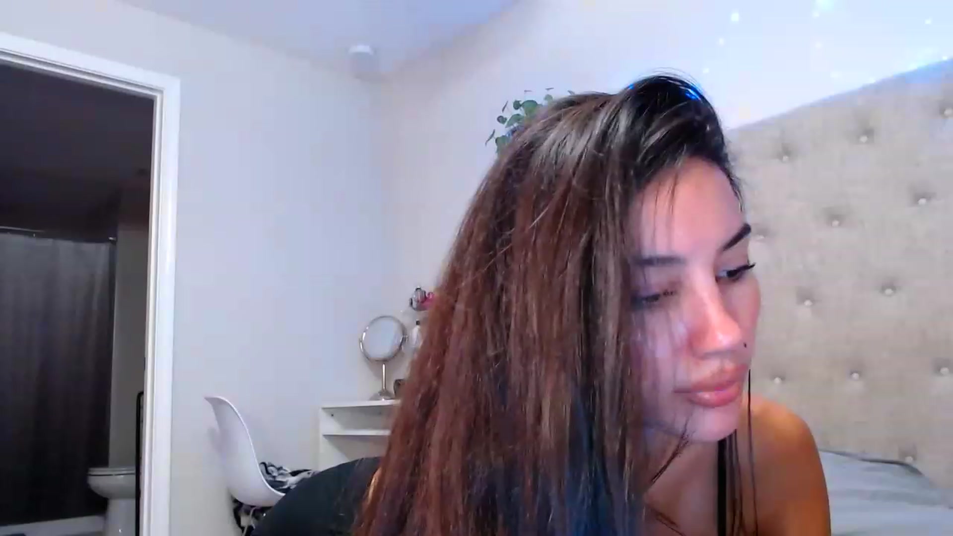 Gallery image thumbnail from SofiDiamond_'s myfreecams stream on, 11/22/2022, 22:09 image 15 of 20