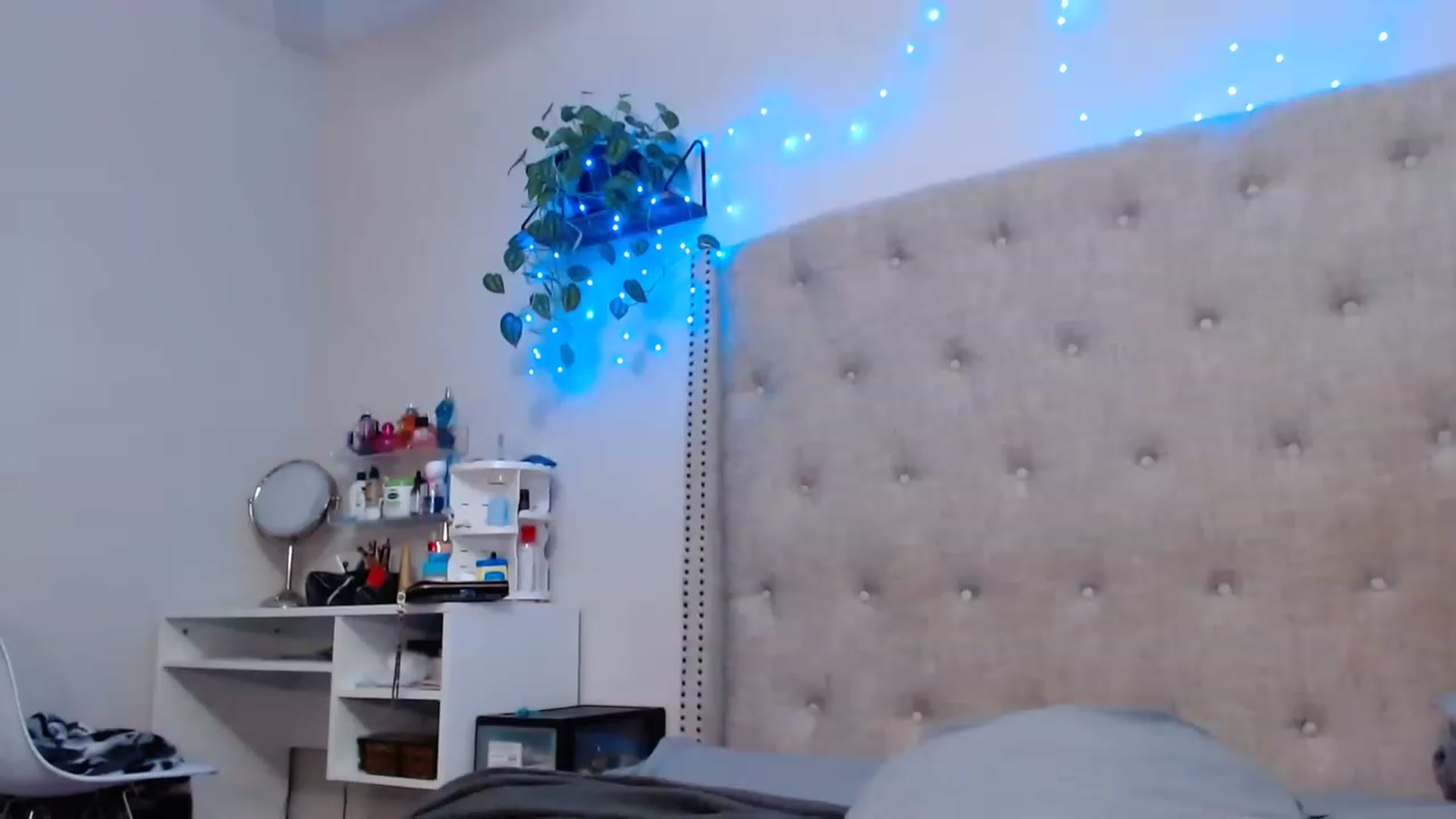 Gallery image thumbnail from SofiDiamond_'s myfreecams stream on, 11/22/2022, 22:09 image 12 of 20