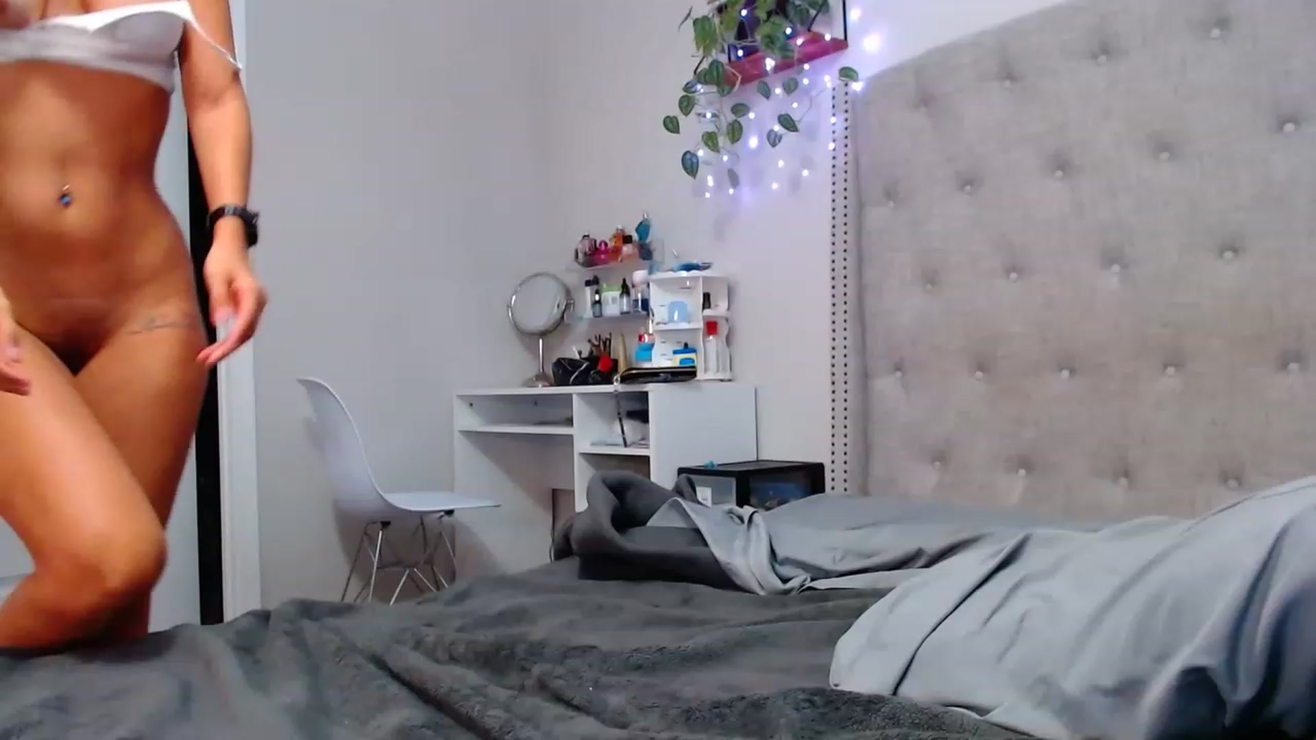 Gallery image thumbnail from SofiDiamond_'s myfreecams stream on, 11/23/2022, 22:09 image 14 of 20