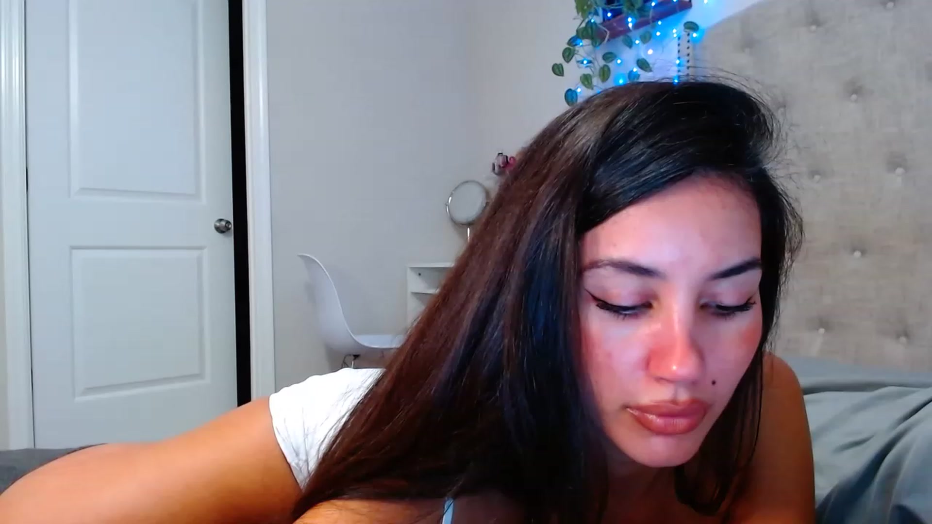 Gallery image thumbnail from SofiDiamond_'s myfreecams stream on, 11/23/2022, 22:09 image 1 of 20