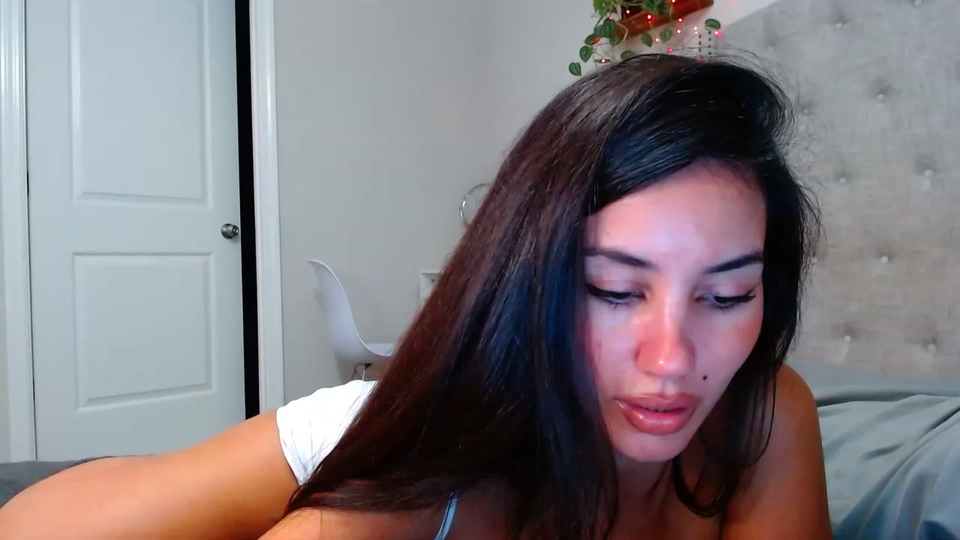 Gallery image thumbnail from SofiDiamond_'s myfreecams stream on, 11/23/2022, 22:09 image 7 of 20