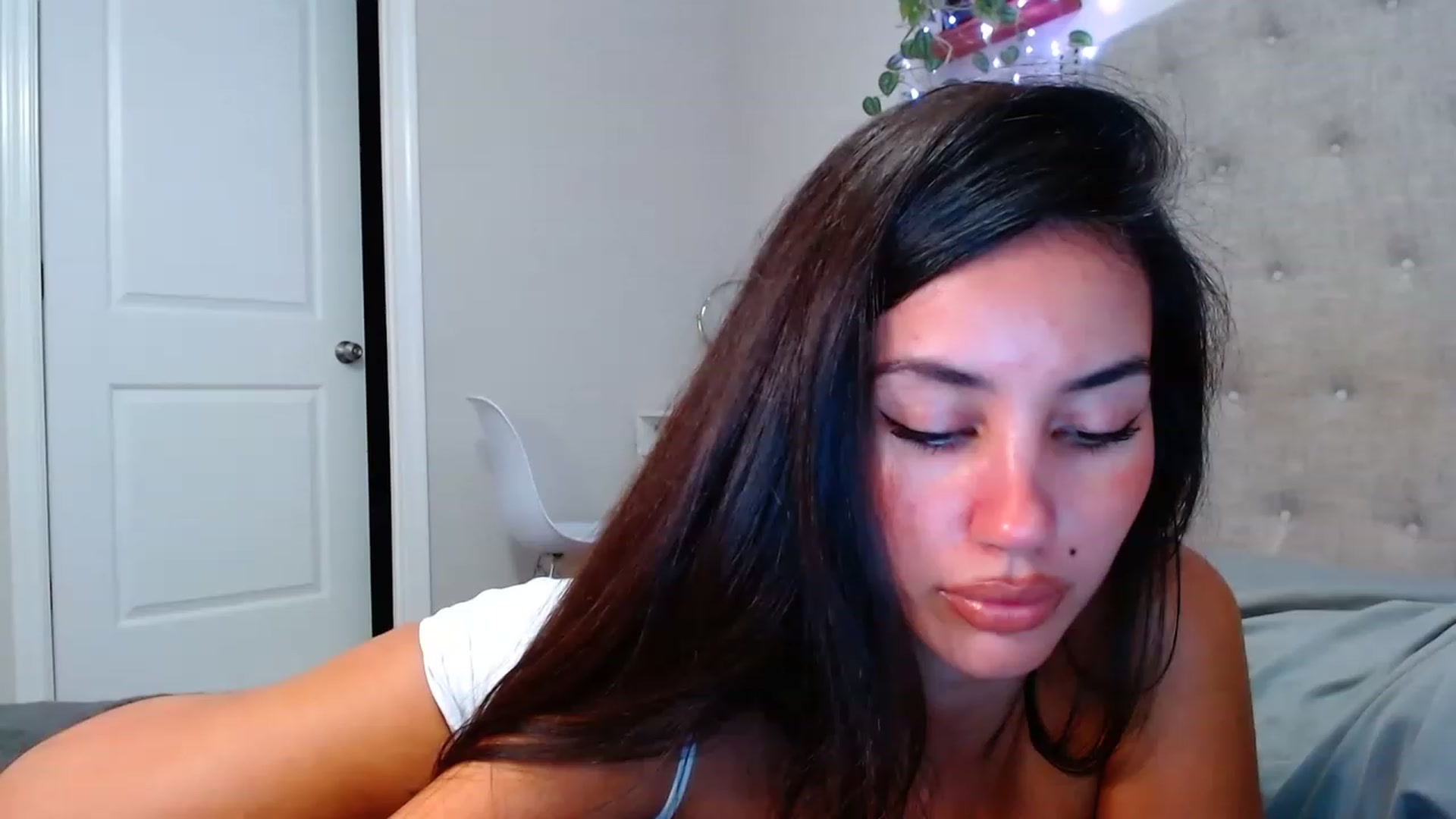 Gallery image thumbnail from SofiDiamond_'s myfreecams stream on, 11/23/2022, 22:09 image 5 of 20