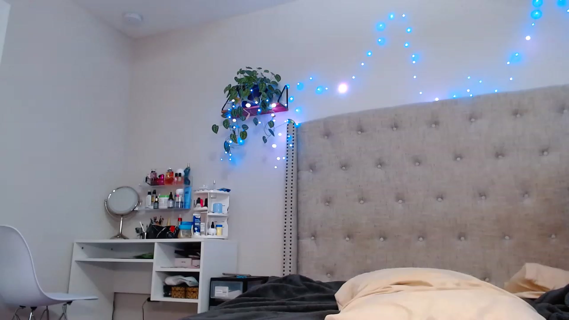 Gallery image thumbnail from SofiDiamond_'s myfreecams stream on, 11/28/2022, 21:45 image 16 of 20